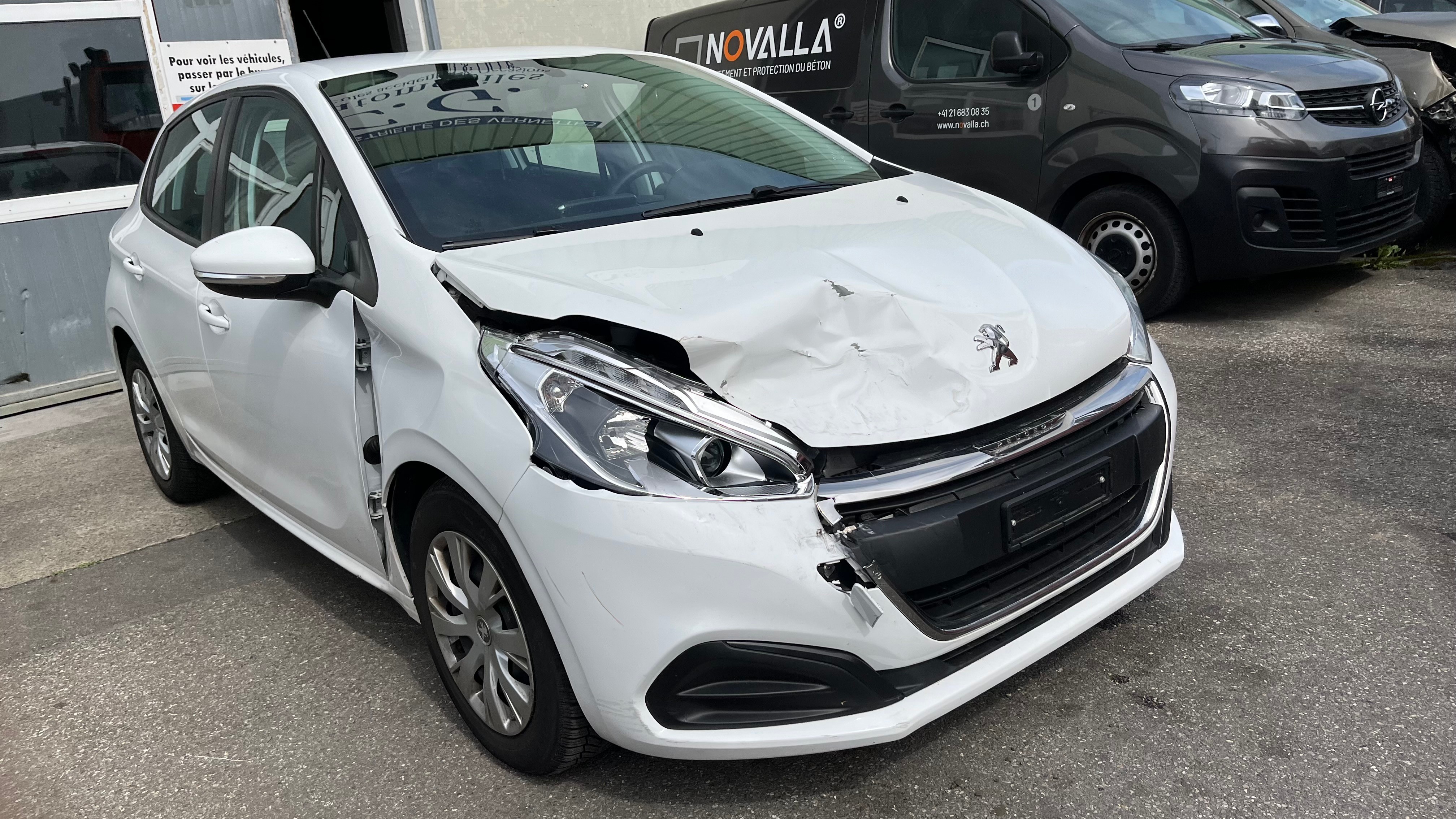 PEUGEOT 208 1.5 BlueHDi Active