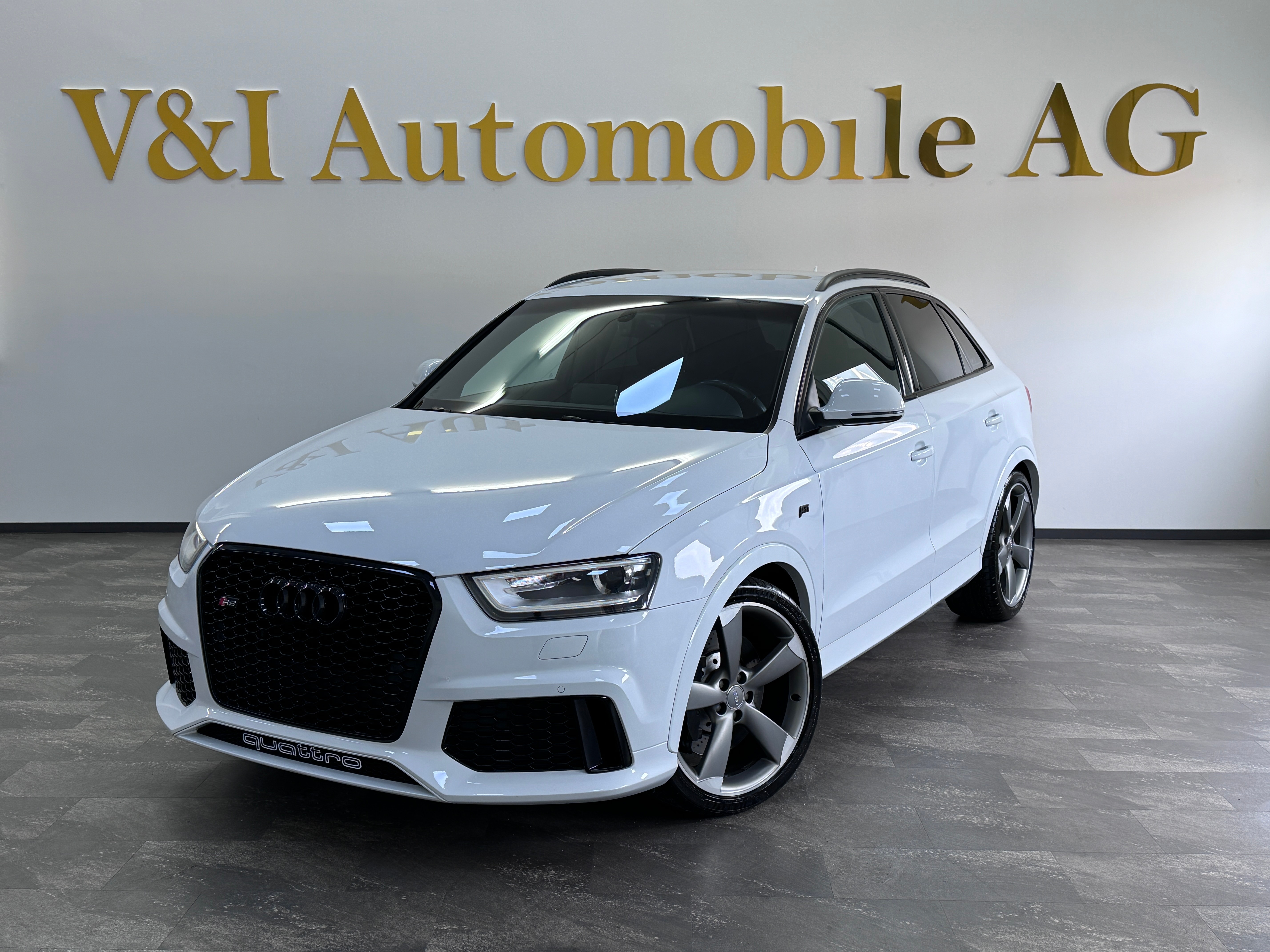 AUDI RS Q3 2.5 TFSI quattro S-tronic