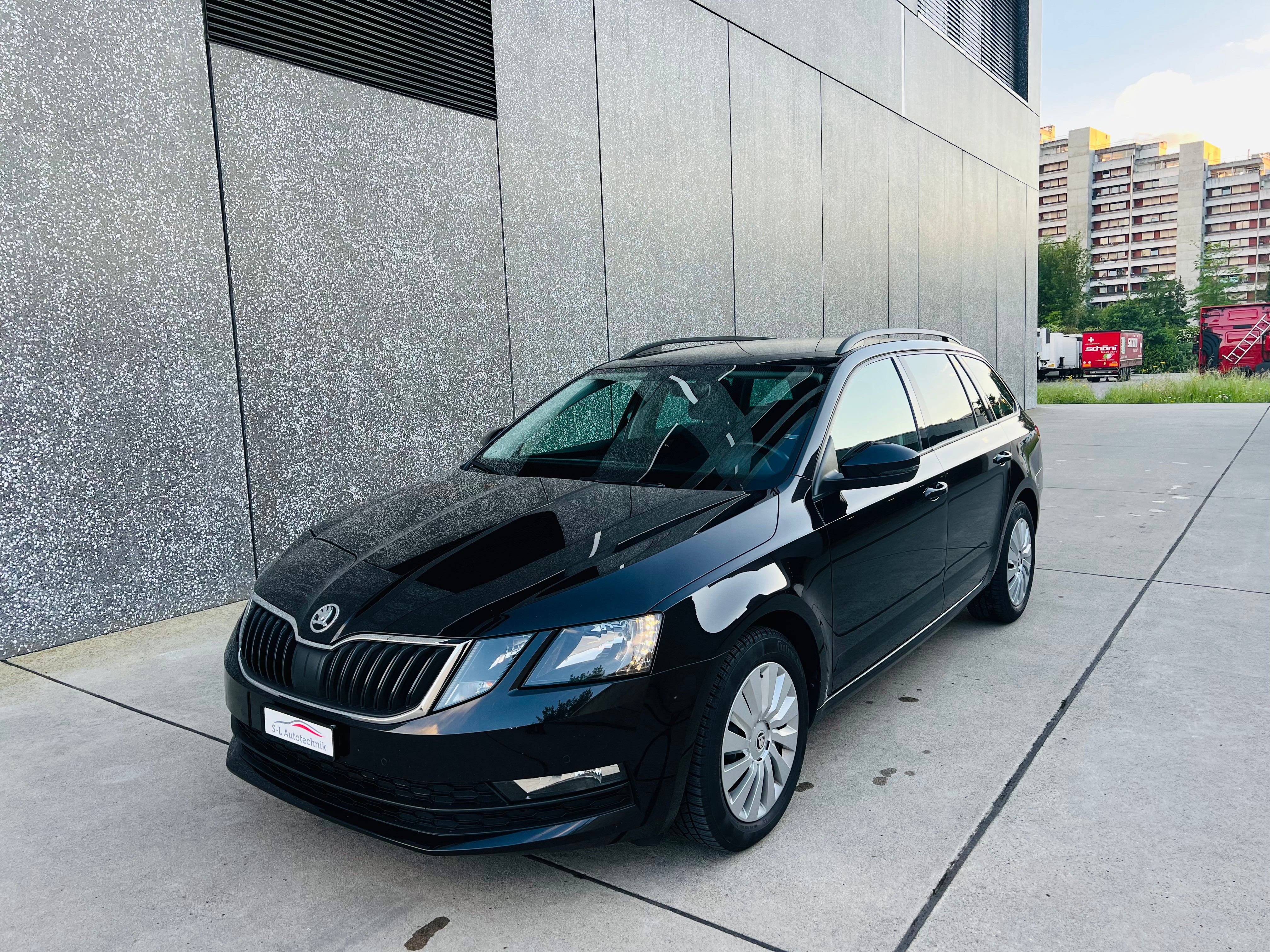 SKODA Octavia Combi 1.6 TDI Clever DSG