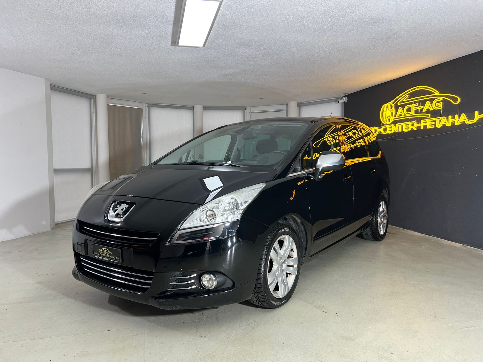 PEUGEOT 5008 2.0 HDI Sport Pack Automatic