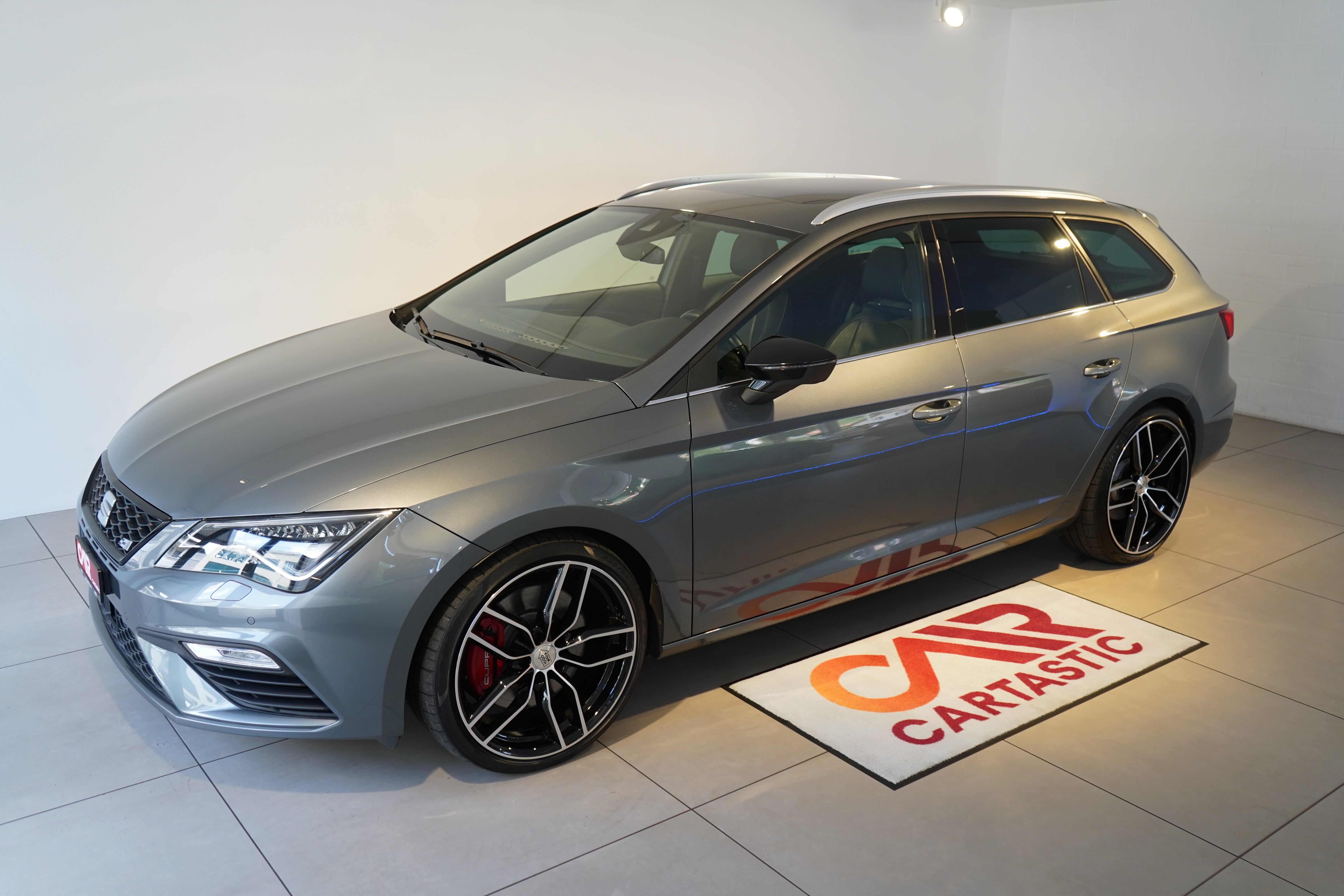 SEAT Leon ST 2.0 TSI Cu.300 4D