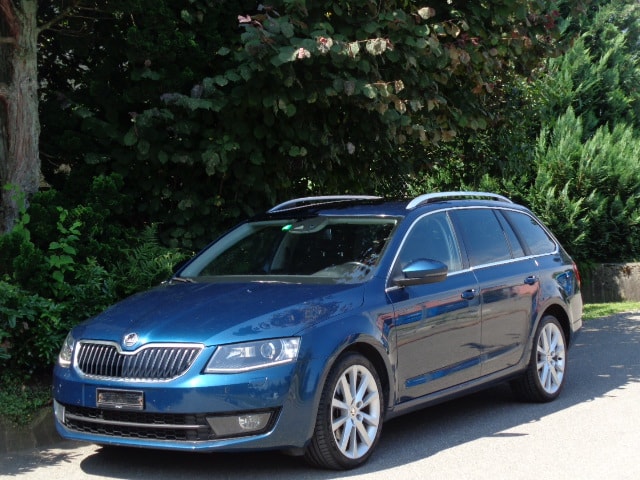 SKODA Octavia Combi 1.8 TSI Elegance 4x4 DSG