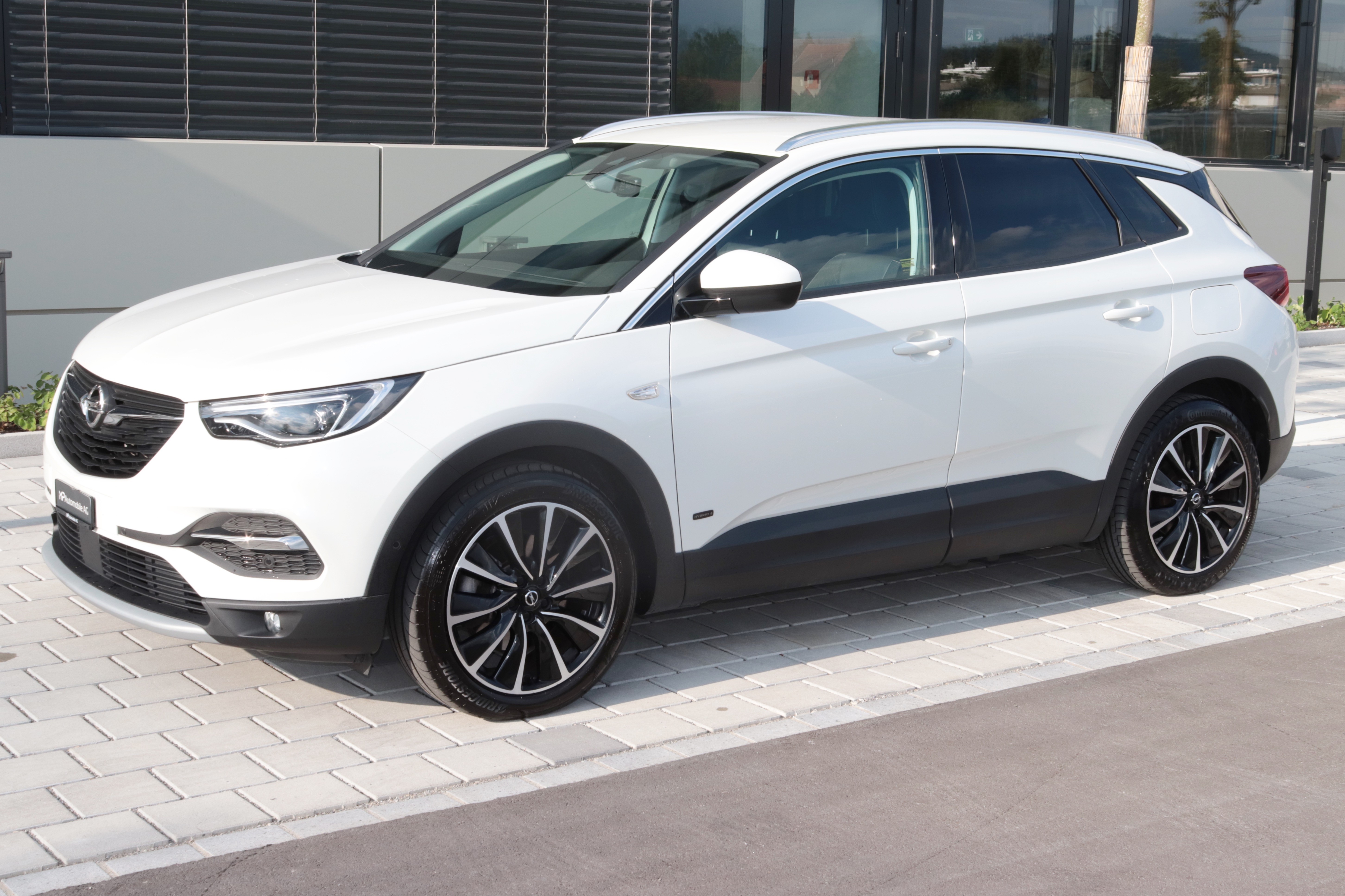 OPEL Grandland X 1.6 Hybrid4 Ultimate Automatik