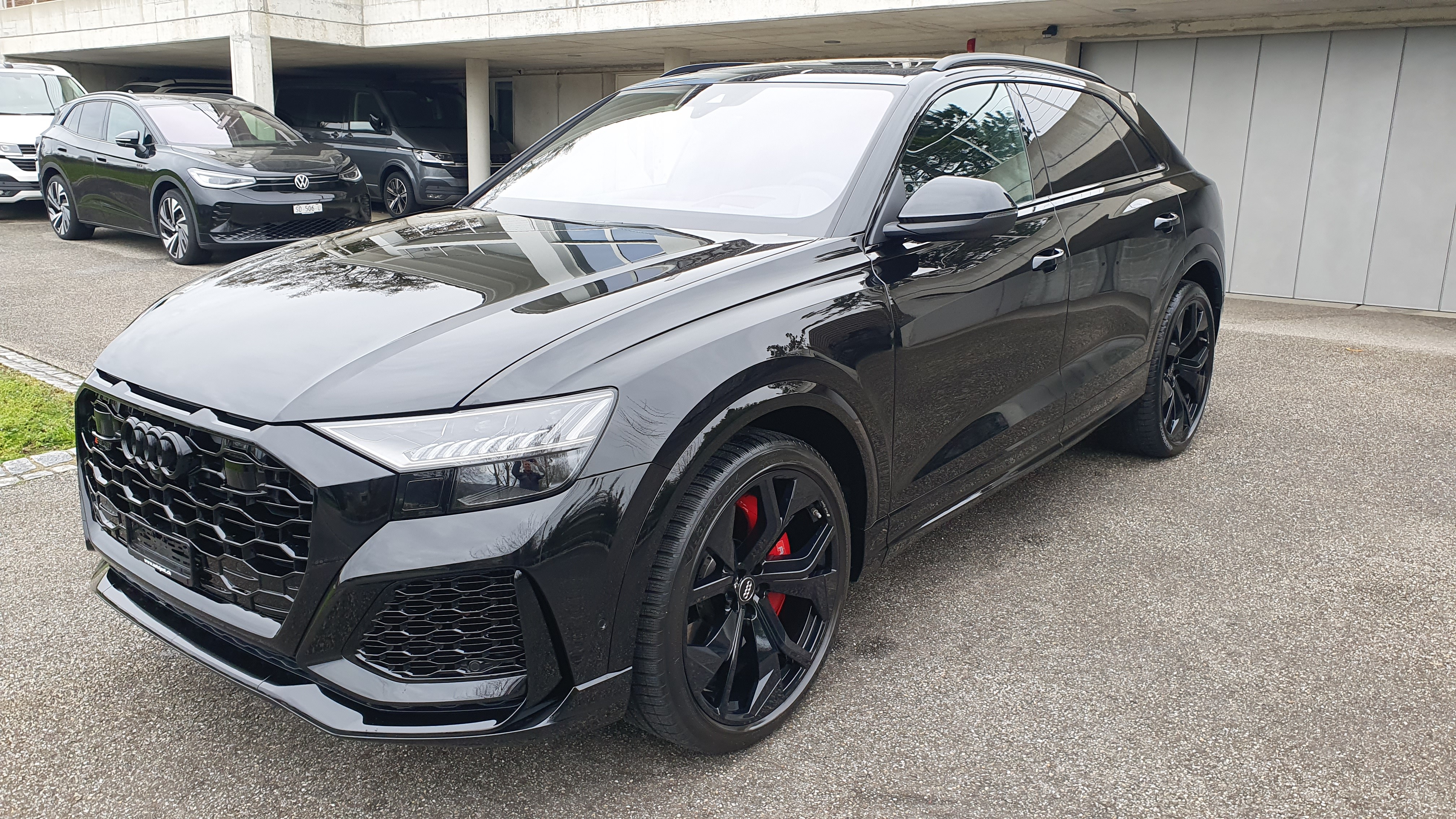 AUDI RSQ8 quattro tiptronic