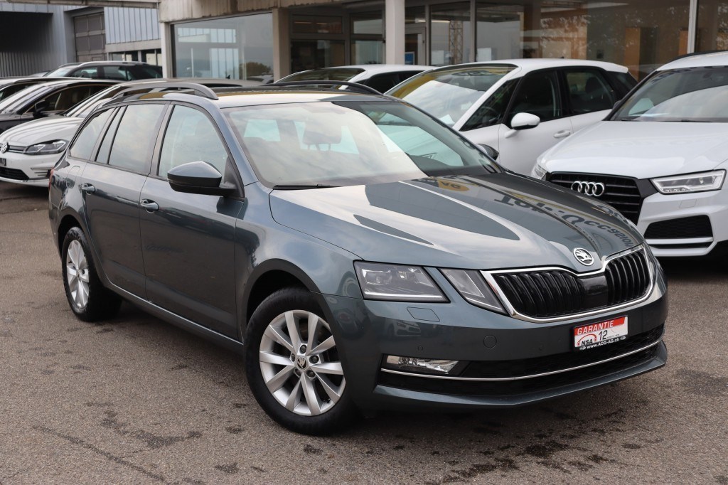 SKODA Octavia Combi 2.0 TDI Style 4x4 ** Voll-Leder Ausstattung ** Gr-Navi mit RF-kamera **