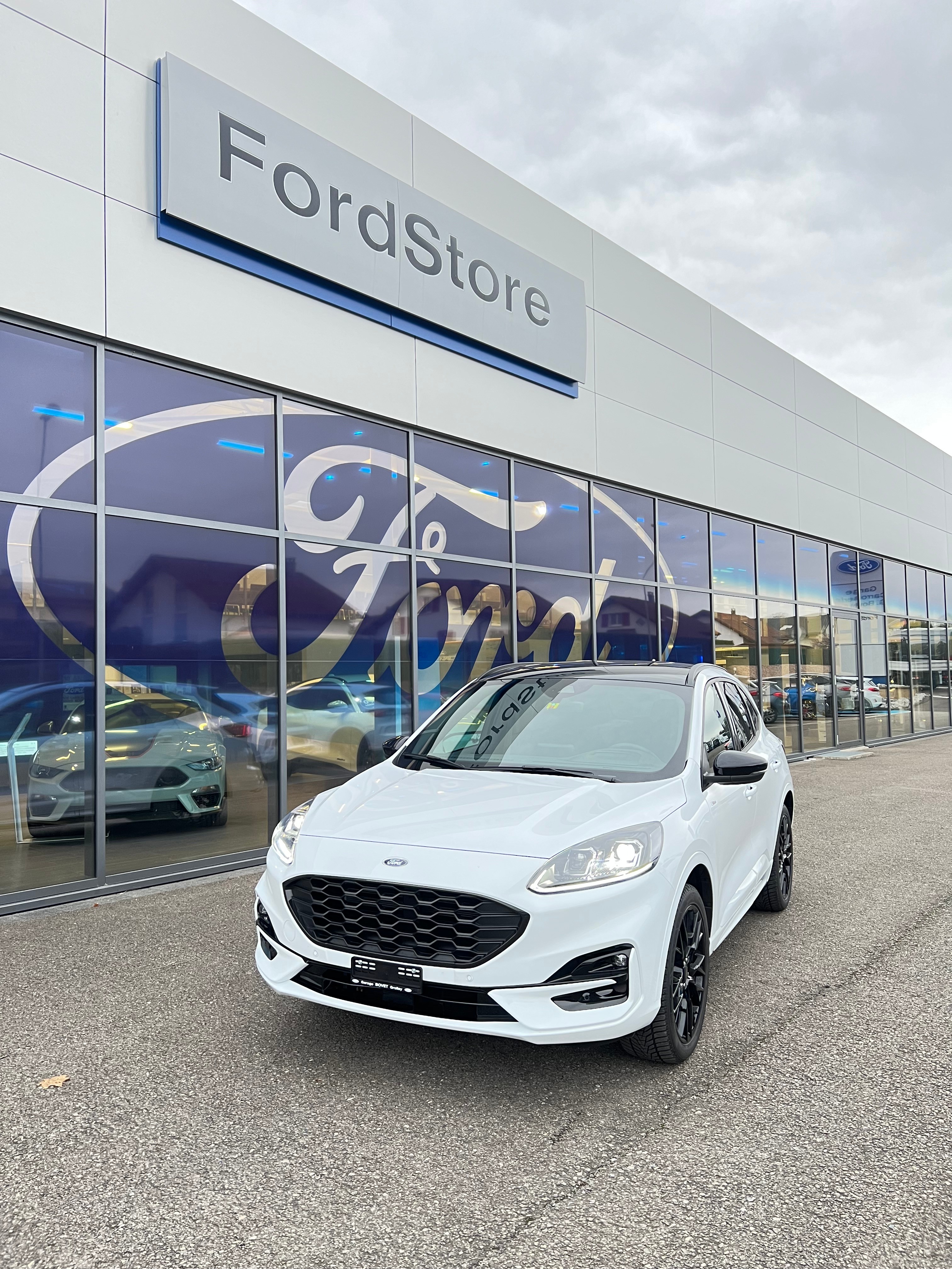 FORD Kuga 2.5 Hybrid ST-Line X 4x4 FHEV