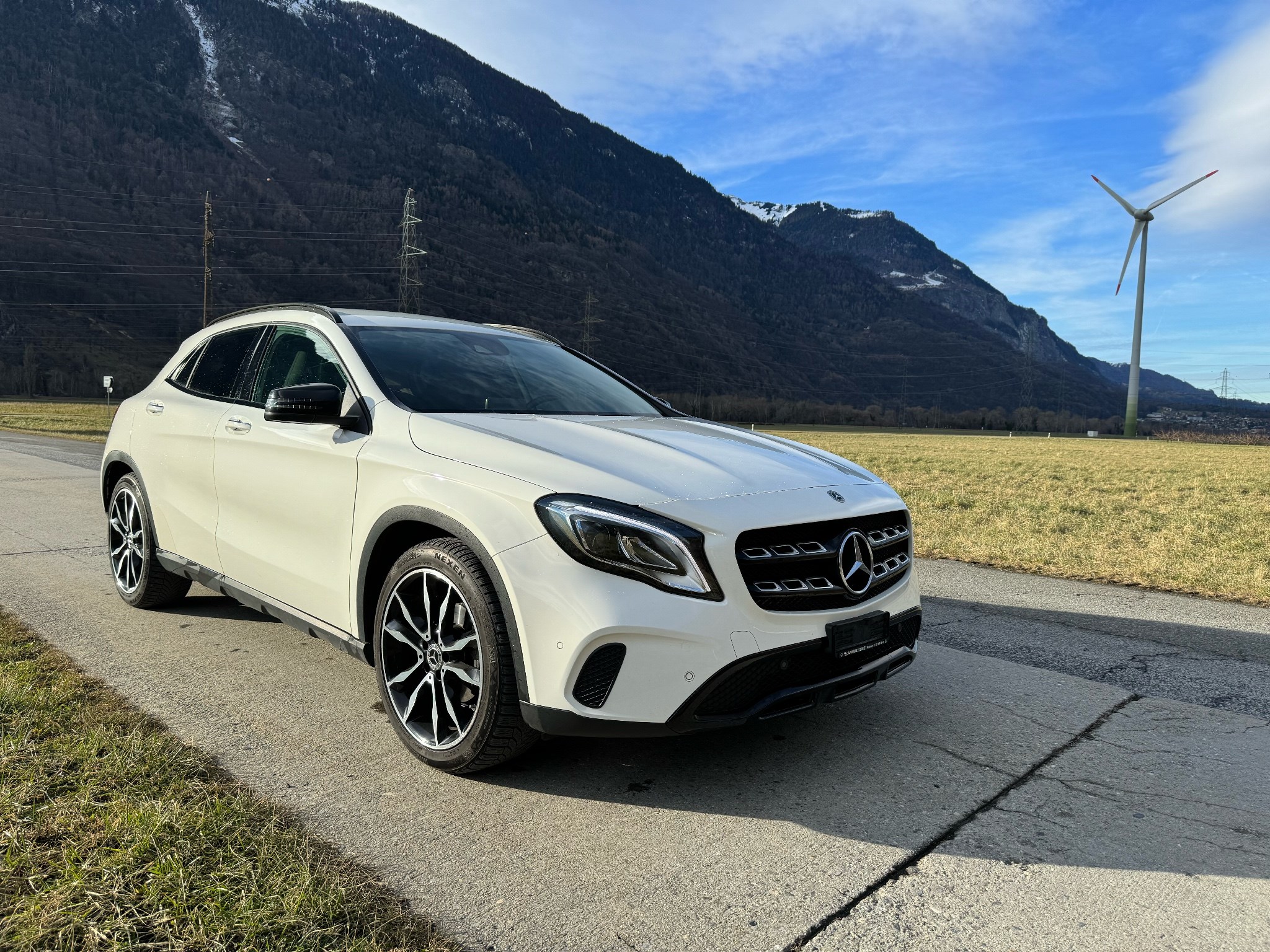 MERCEDES-BENZ GLA 200 Night Star