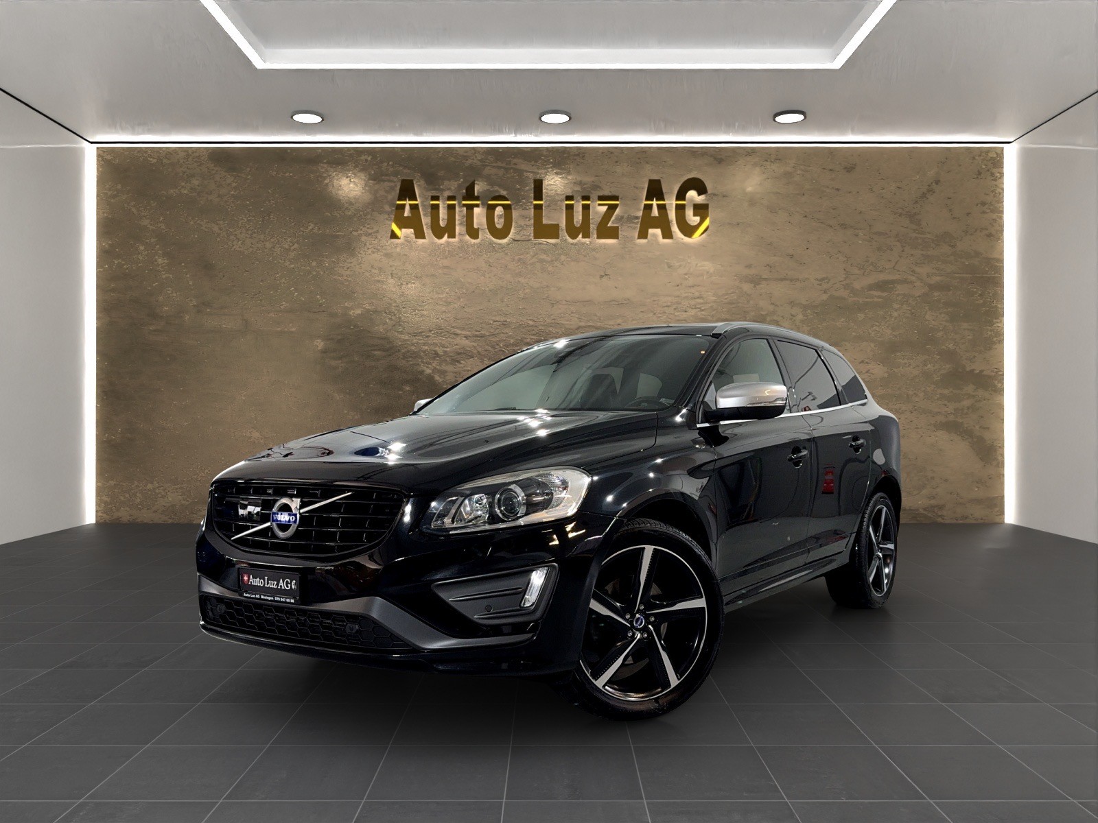 VOLVO XC60 D4 AWD Momentum R-Design Geartronic