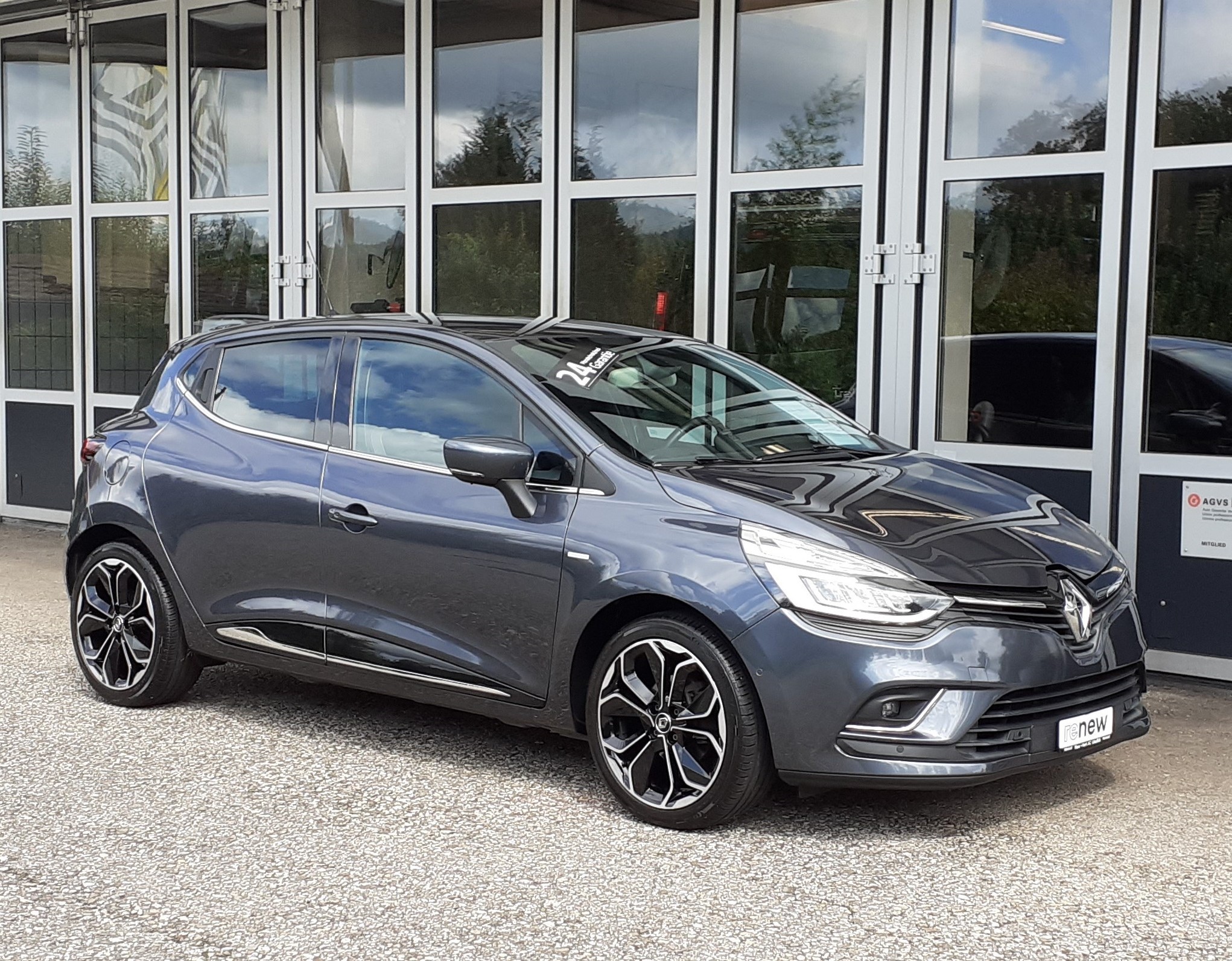 RENAULT Clio 1.2 16V T Swiss Edition