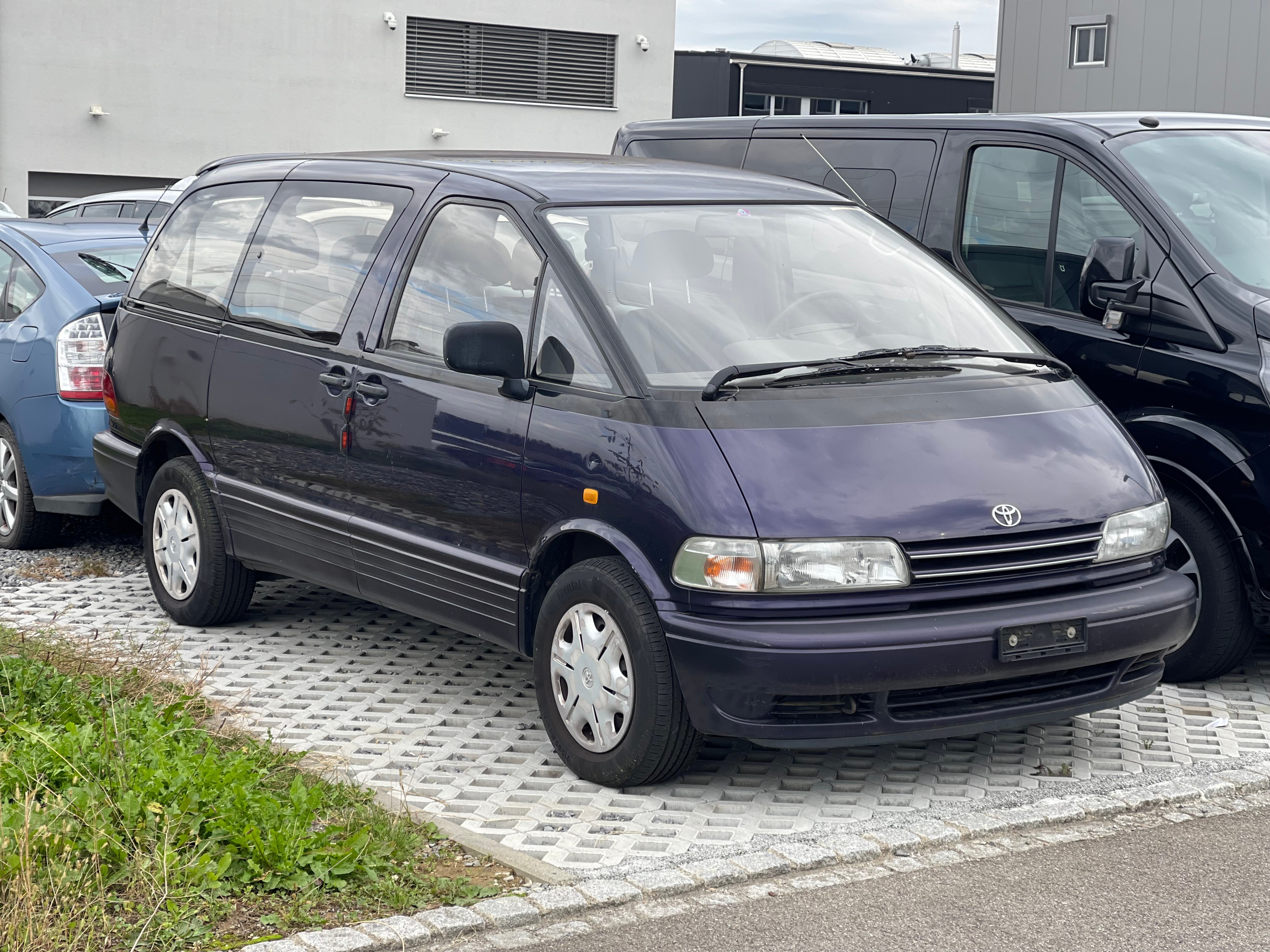 TOYOTA Previa XE Pacific 4x2