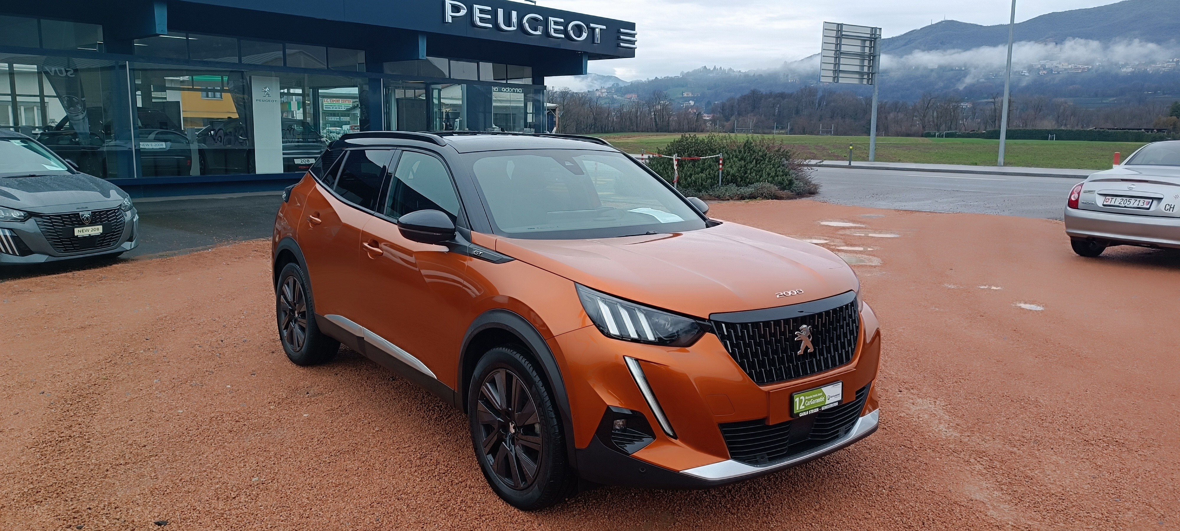 PEUGEOT 2008 1.2 PureTech GT EAT8