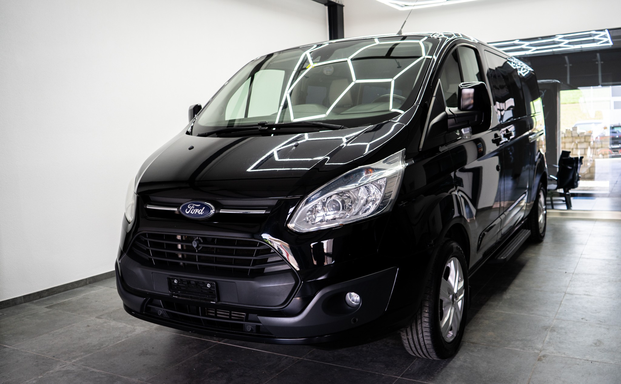 FORD Tourneo Custom 300 L2H1 Titanium