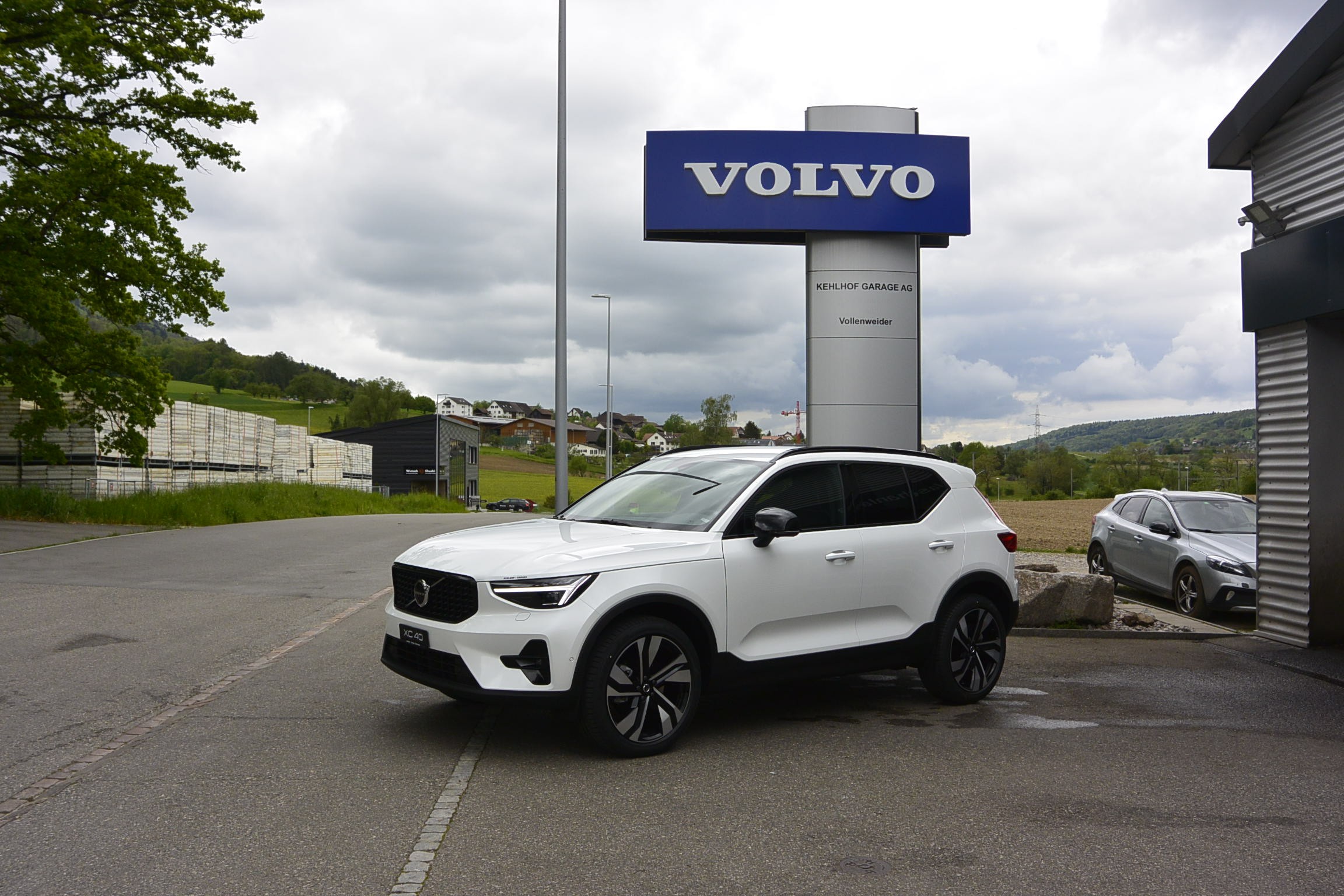 VOLVO XC40 B3 MHD Plus Dark