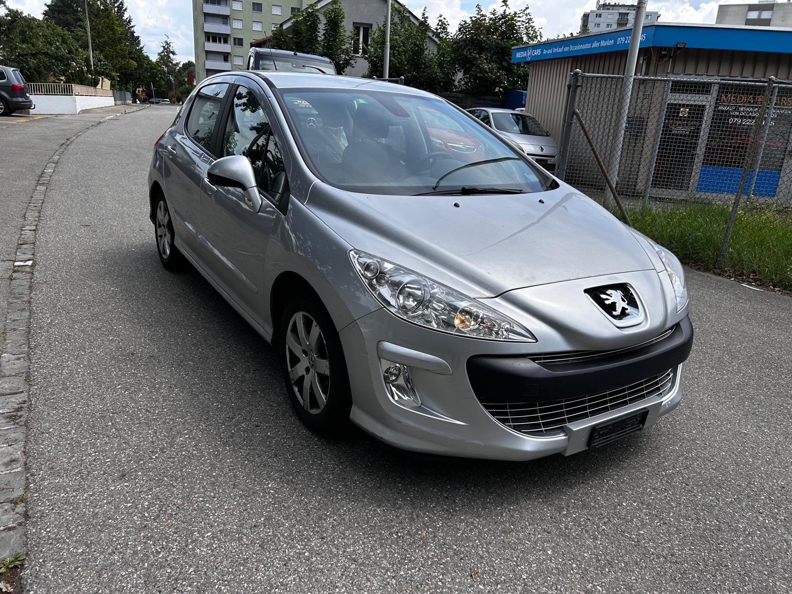 PEUGEOT 308 1.6 16V VTI Active Automatic