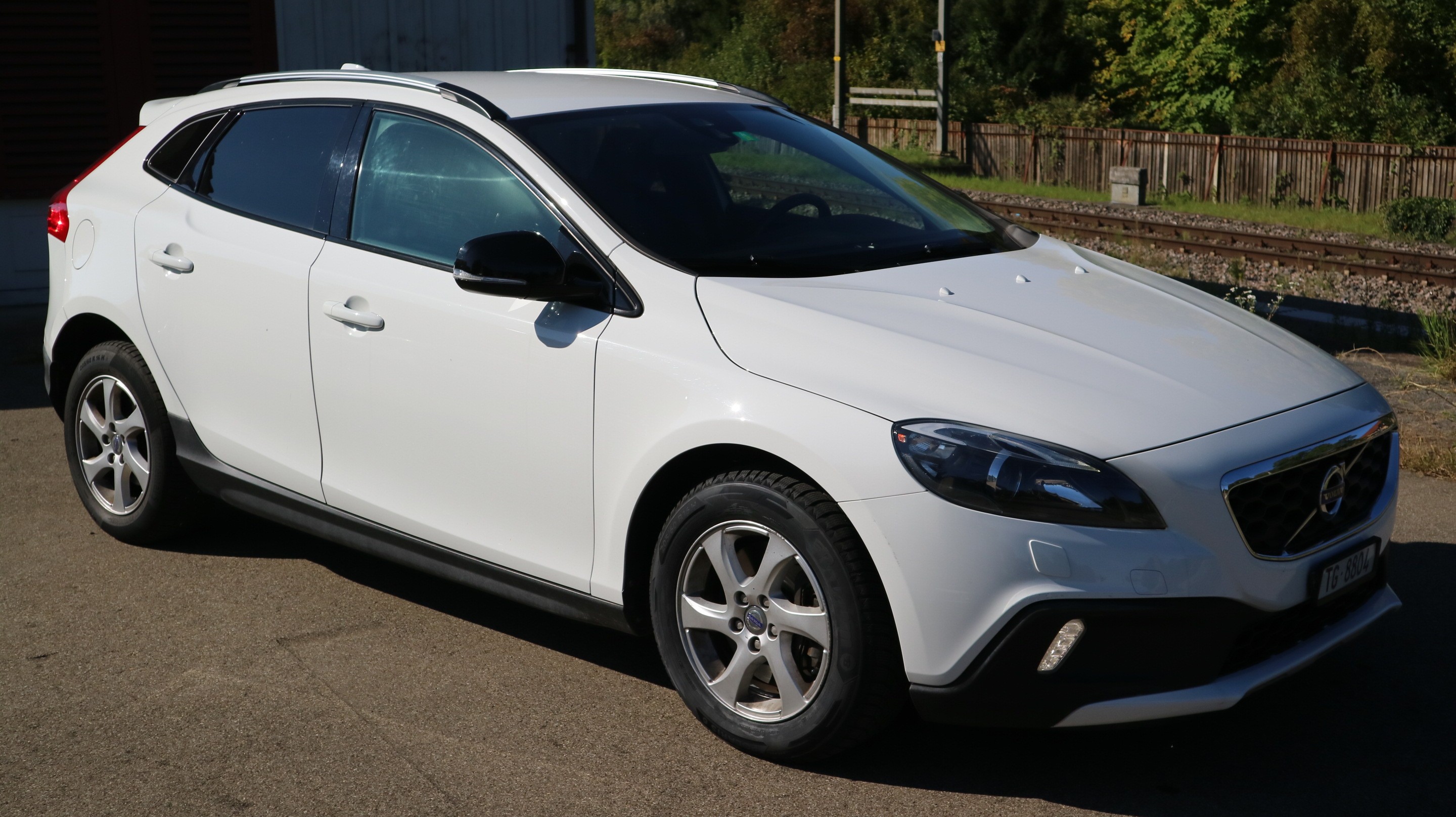 VOLVO V40 Cross Country T4 2.0 AWD Momentum Geartronic