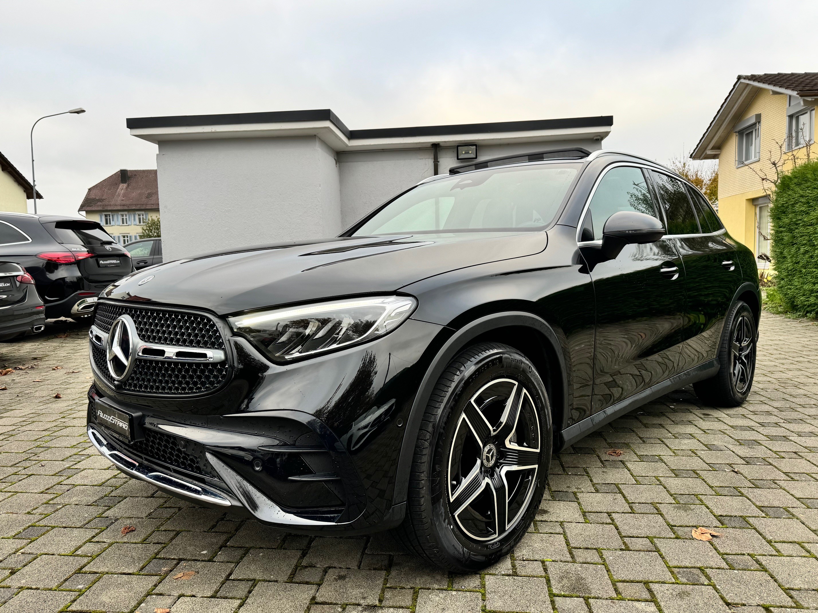 MERCEDES-BENZ GLC 200 AMG Line 4Matic 9G-Tronic