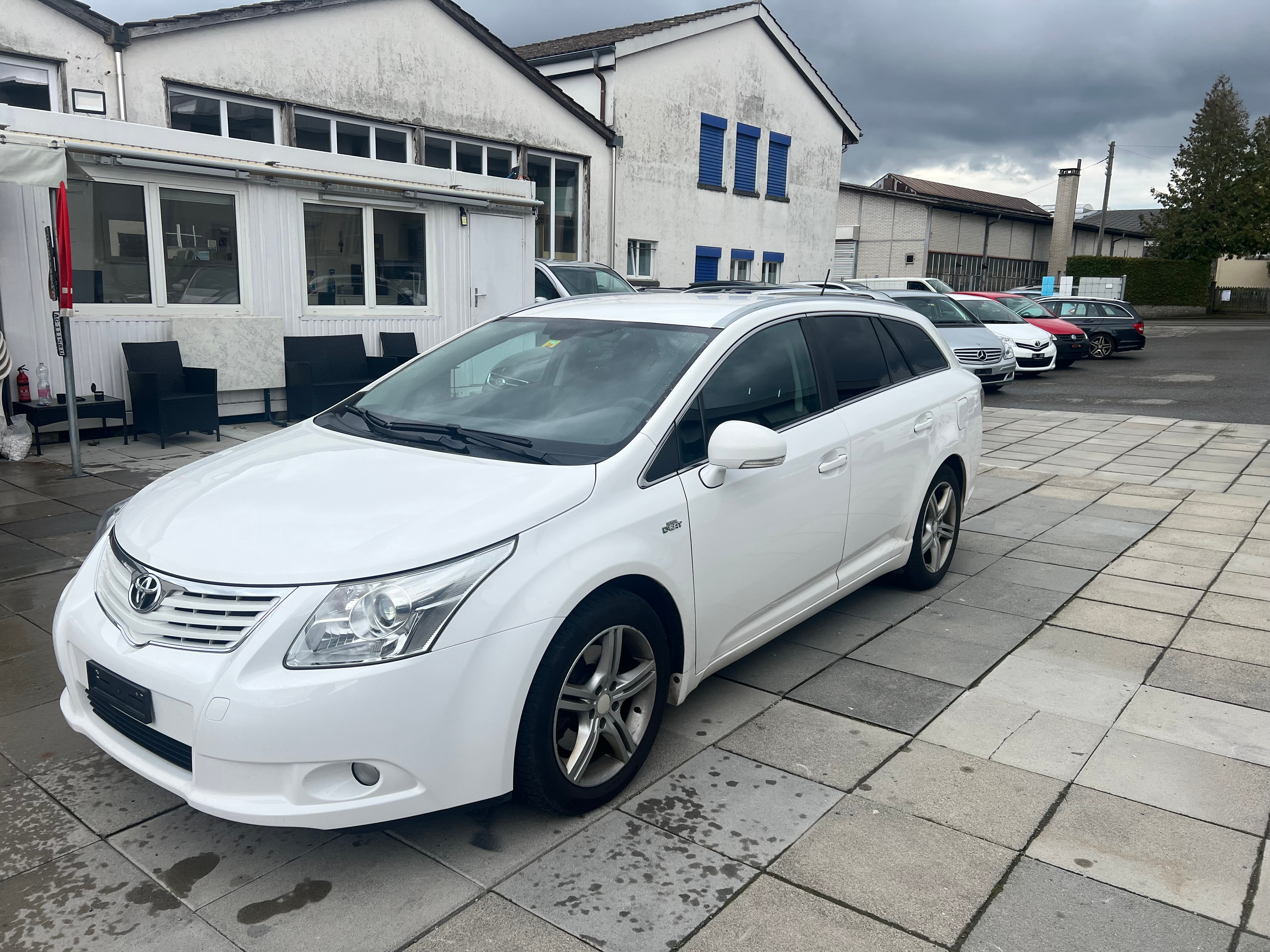 TOYOTA Avensis Sportswagon 2.2D-CAT Linea Luna A