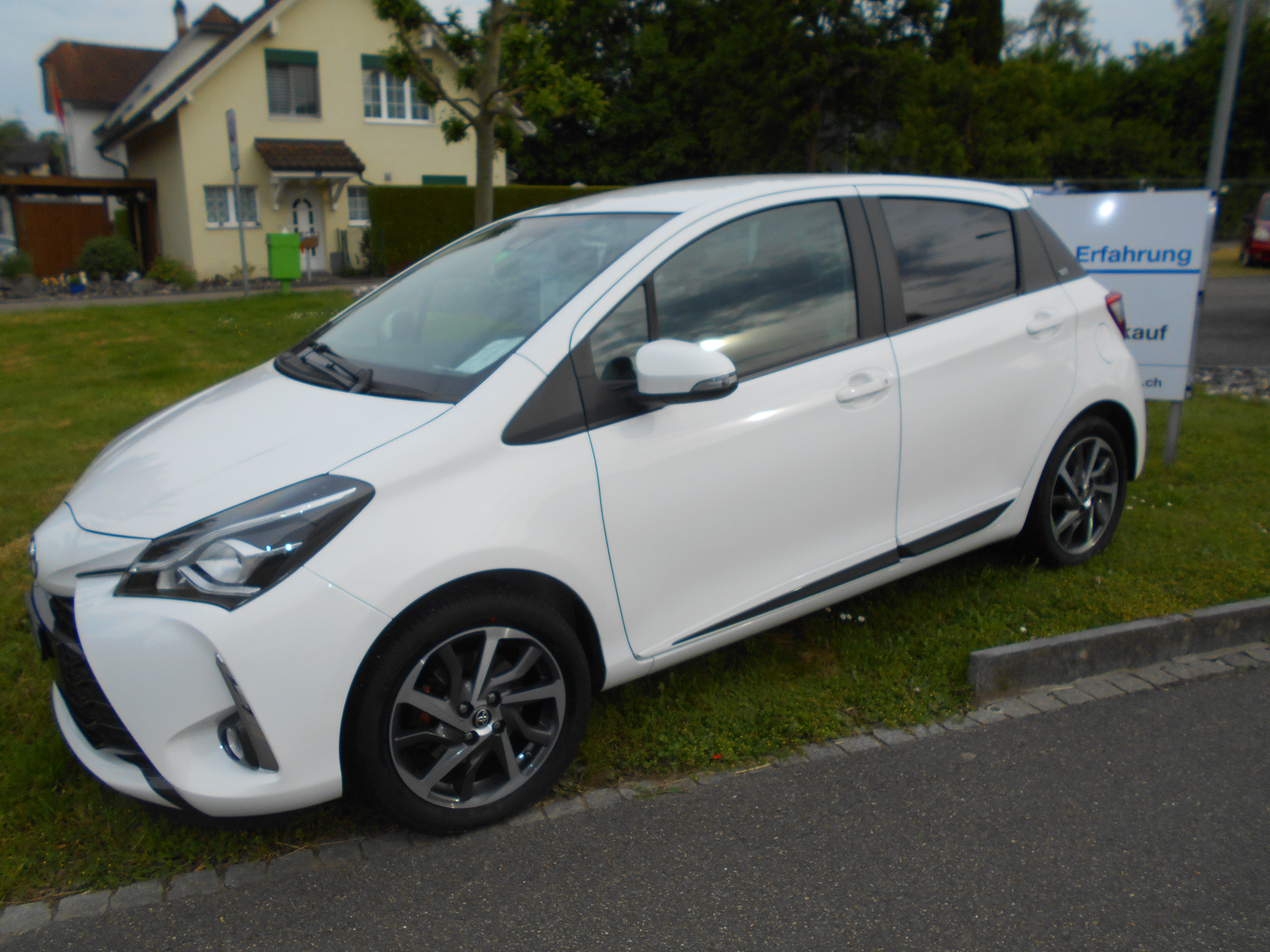 TOYOTA Yaris 1.5 Trend