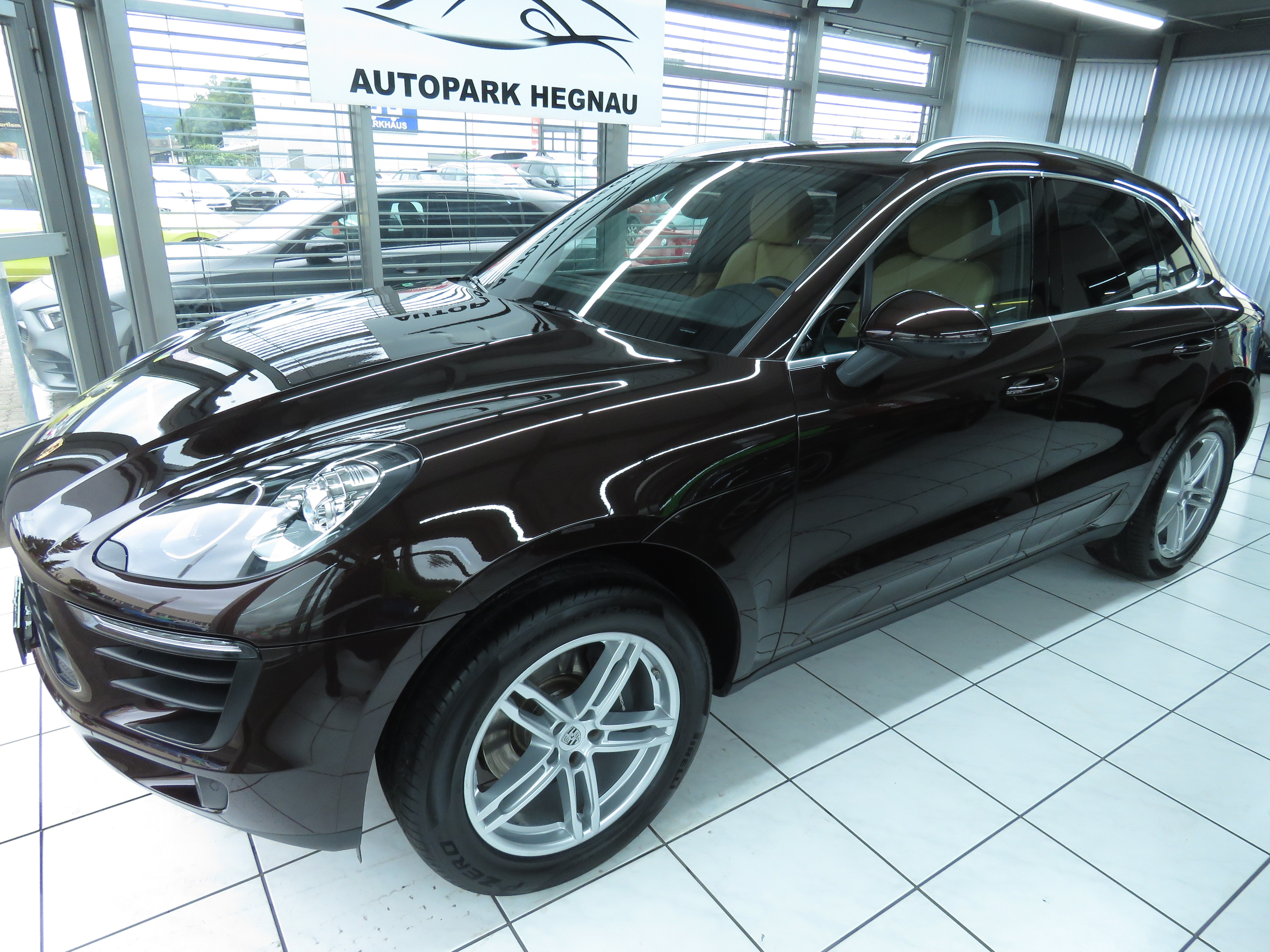 PORSCHE Macan PDK