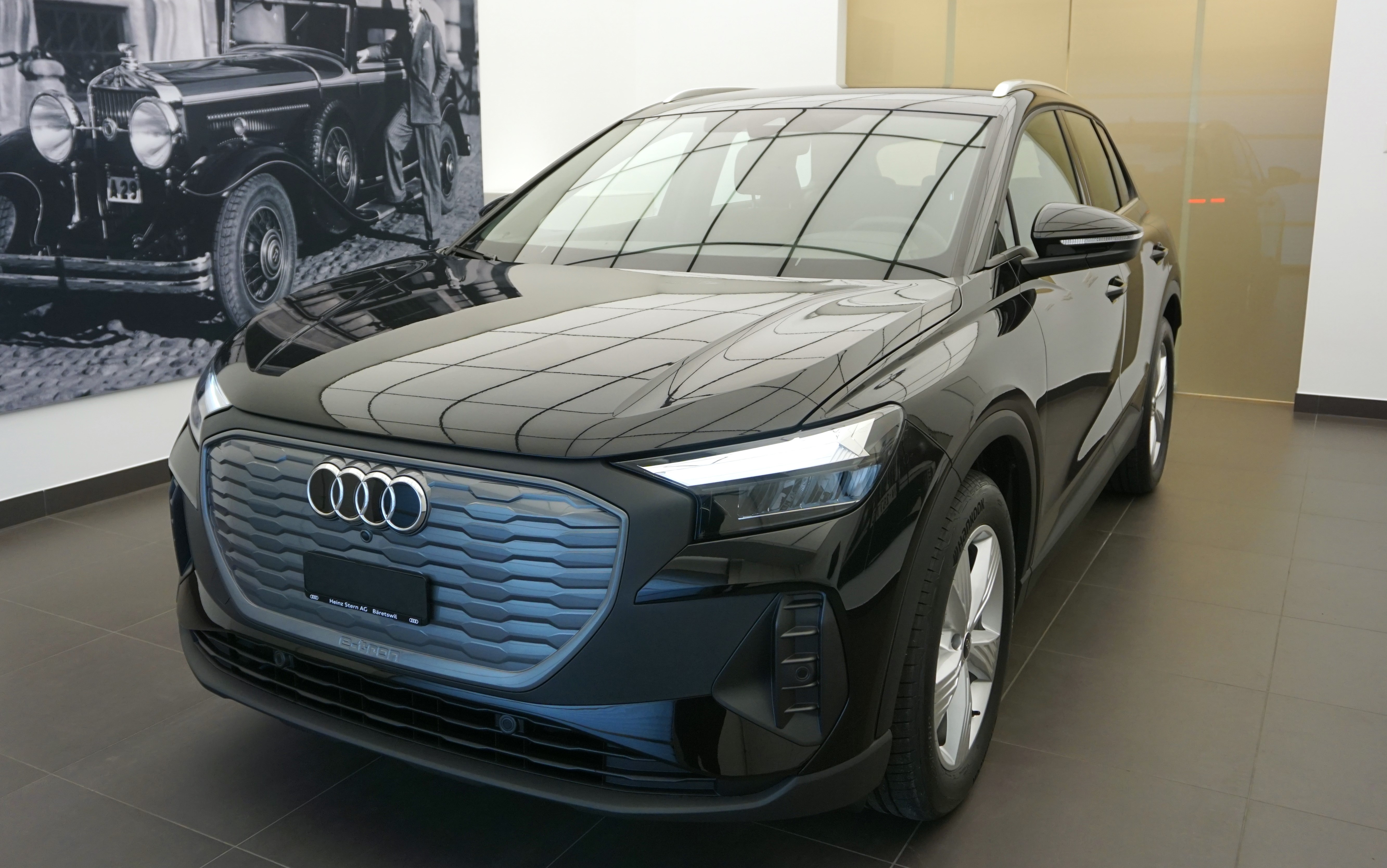 AUDI Q4 e-tron 45 quattro