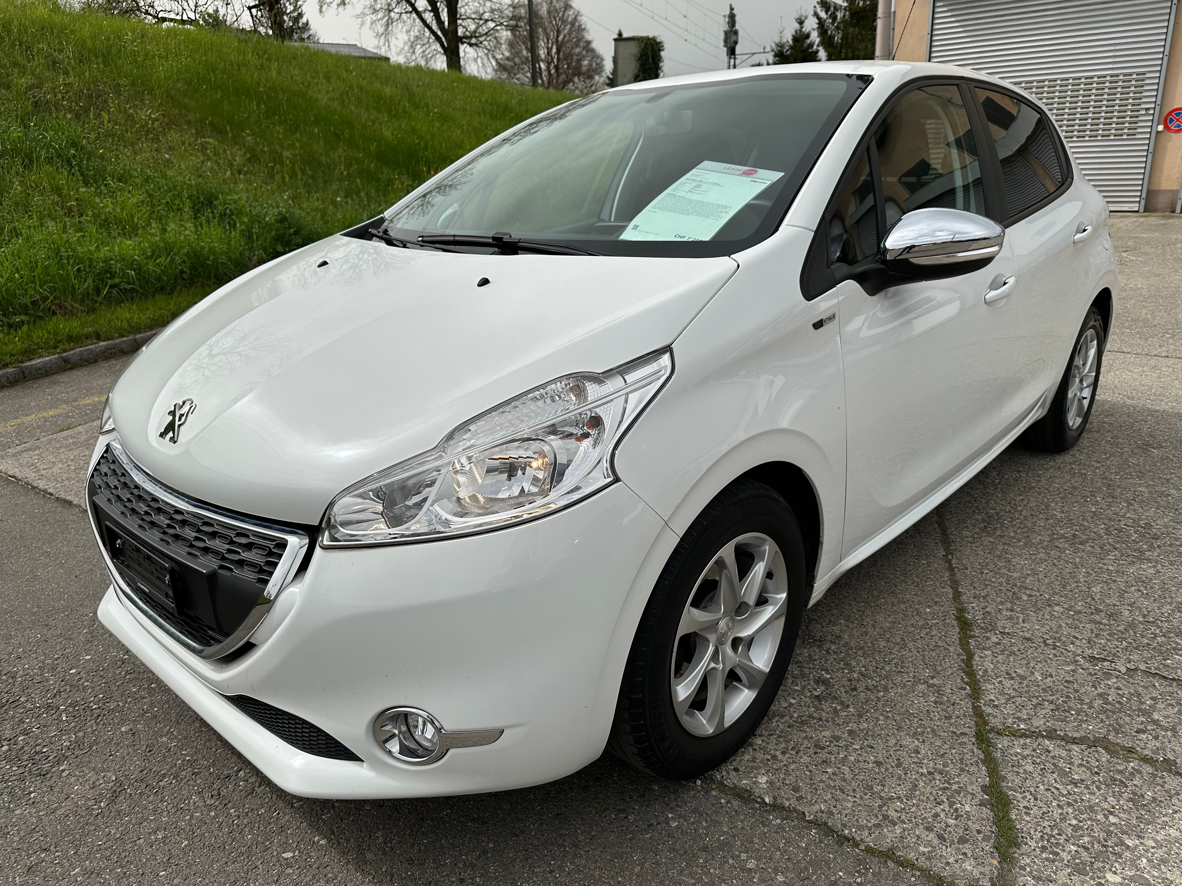 PEUGEOT 208 1.2 VTI Style