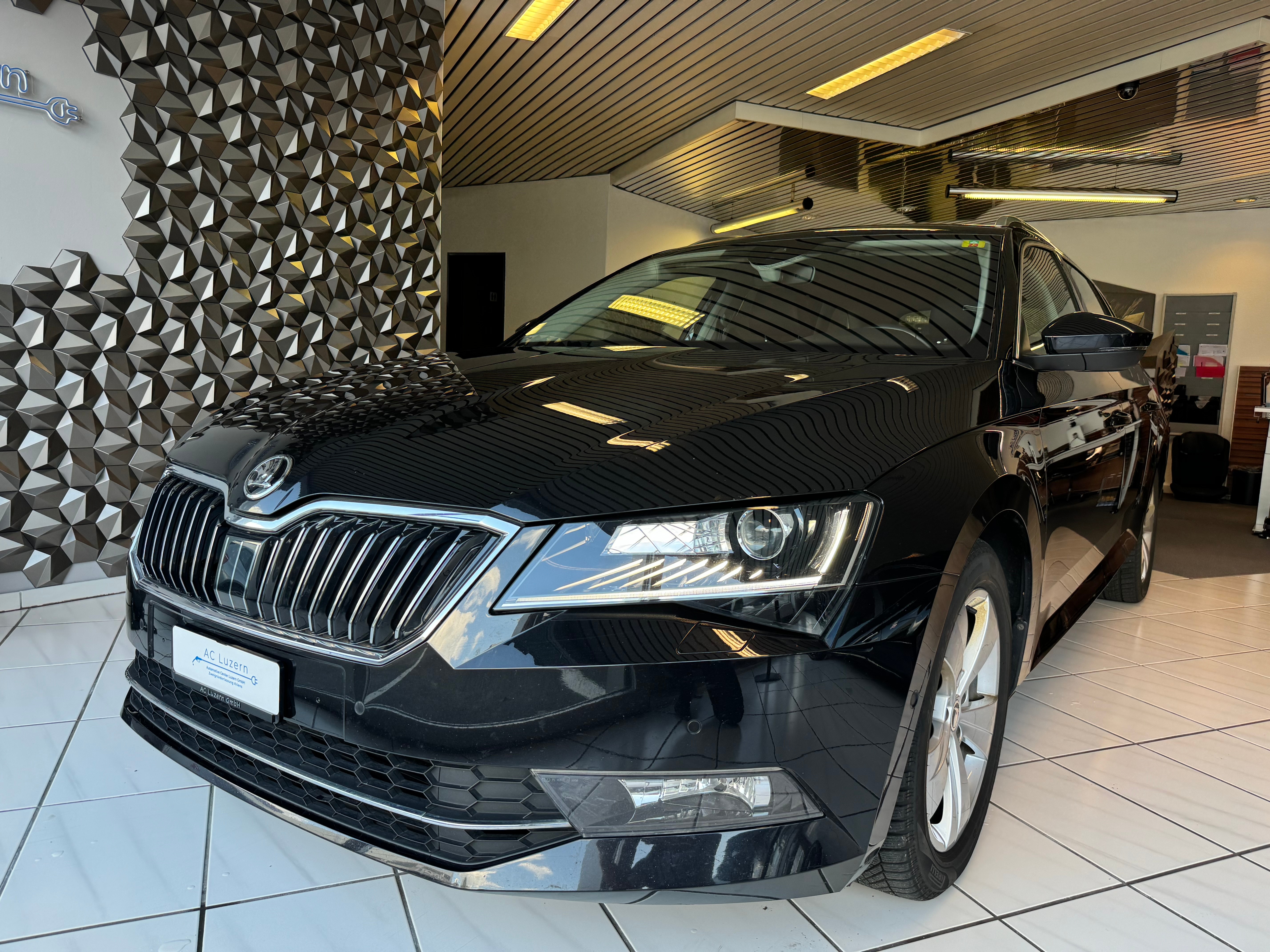 SKODA Superb Combi 2.0 TDi Style DSG