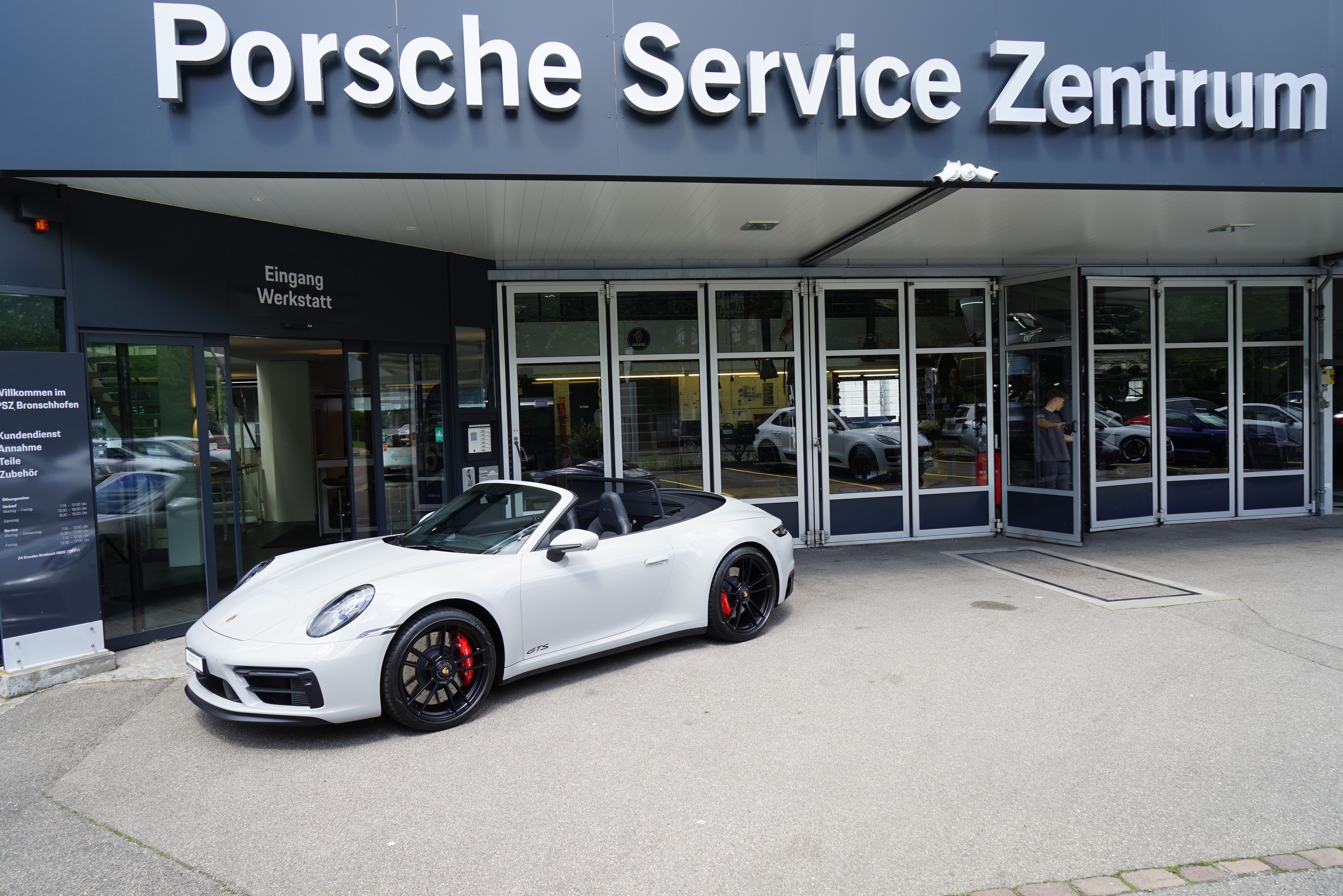 PORSCHE 911 Carrera 4 GTS Cabriolet PDK