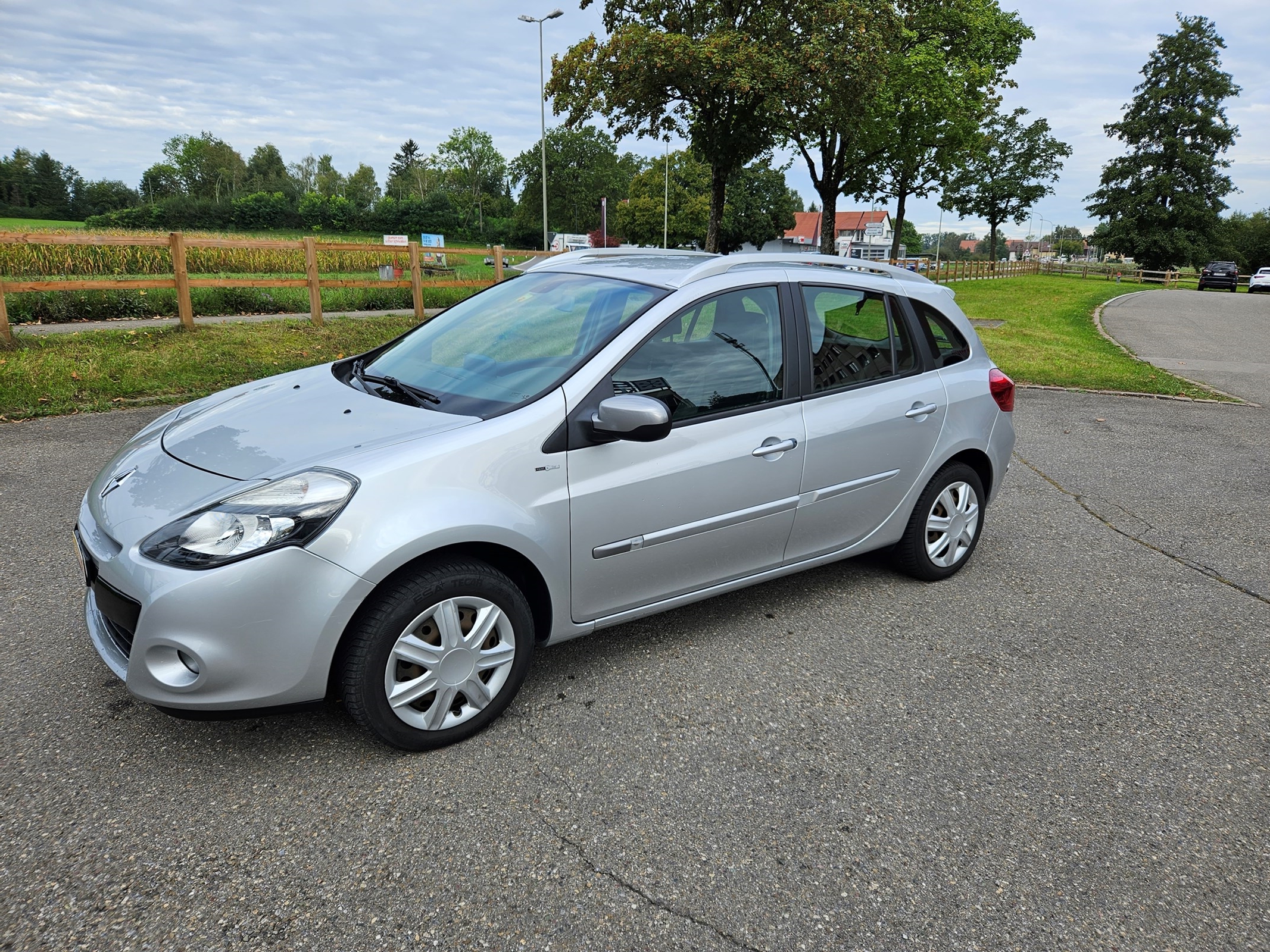 RENAULT Clio Grandtour 1.2 16V Turbo Night&Day