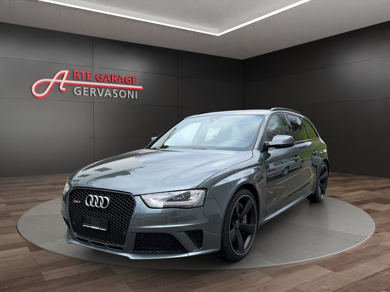 AUDI RS4 Avant 4.2 FSI quattro