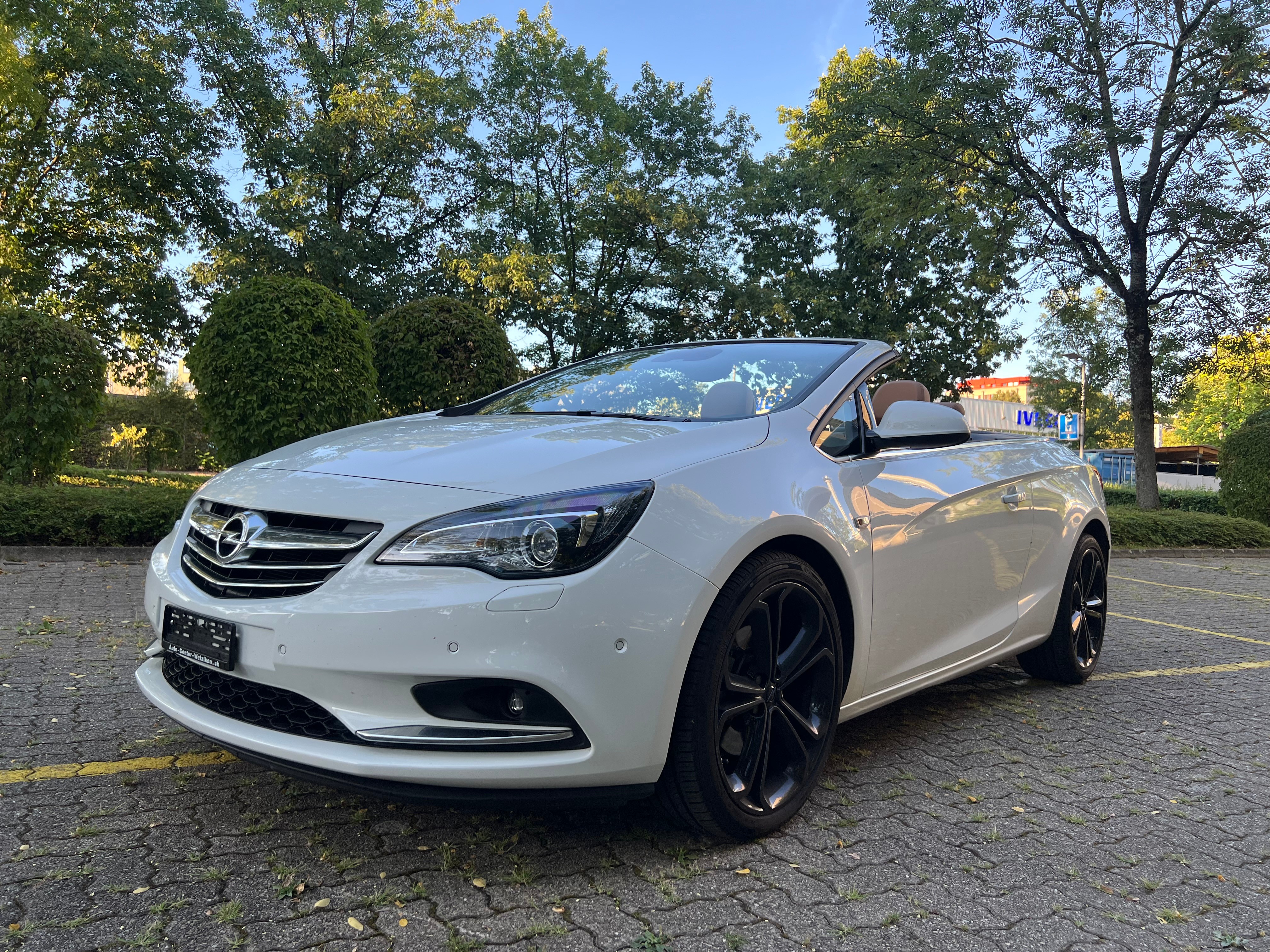 OPEL Cascada 1.6i 16V Cosmo Automat