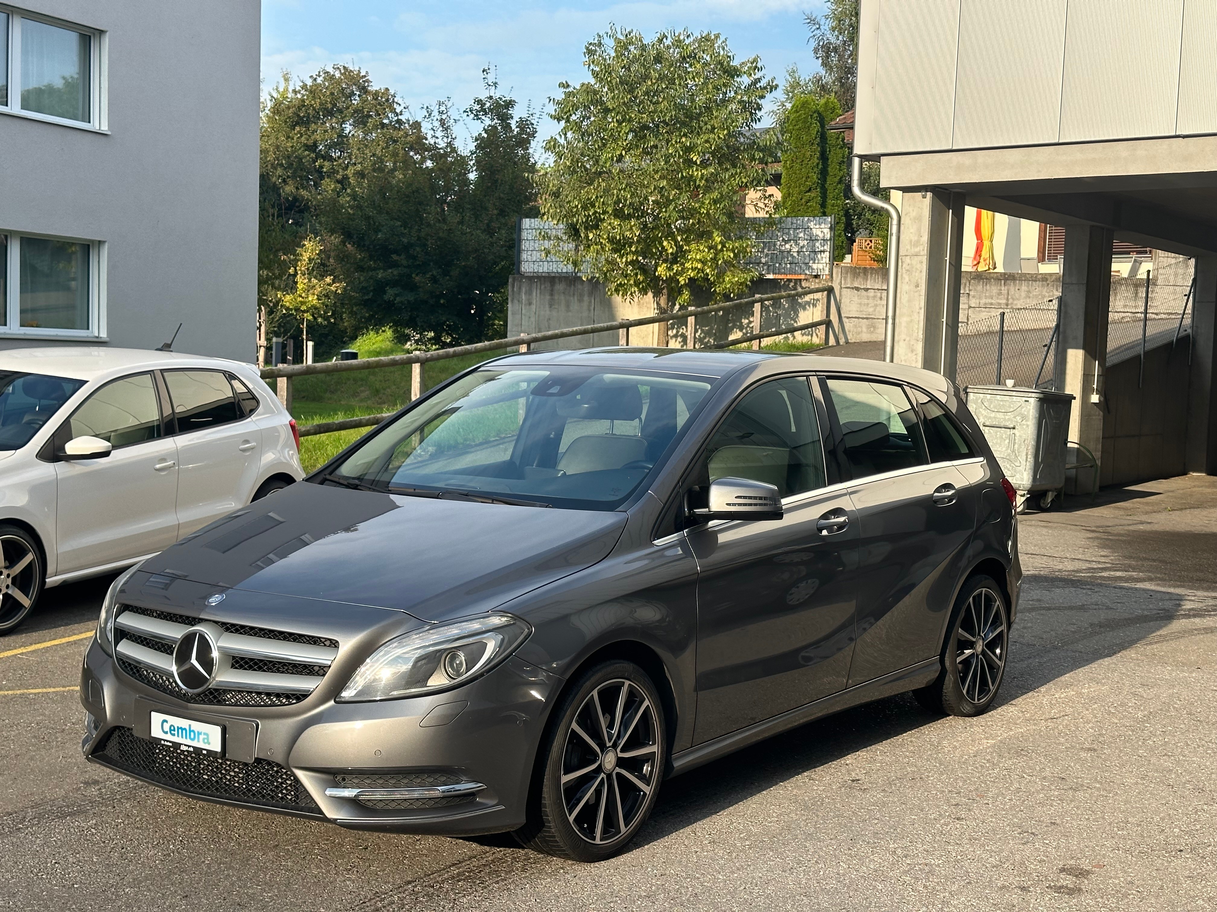 MERCEDES-BENZ B 200 7G-DCT