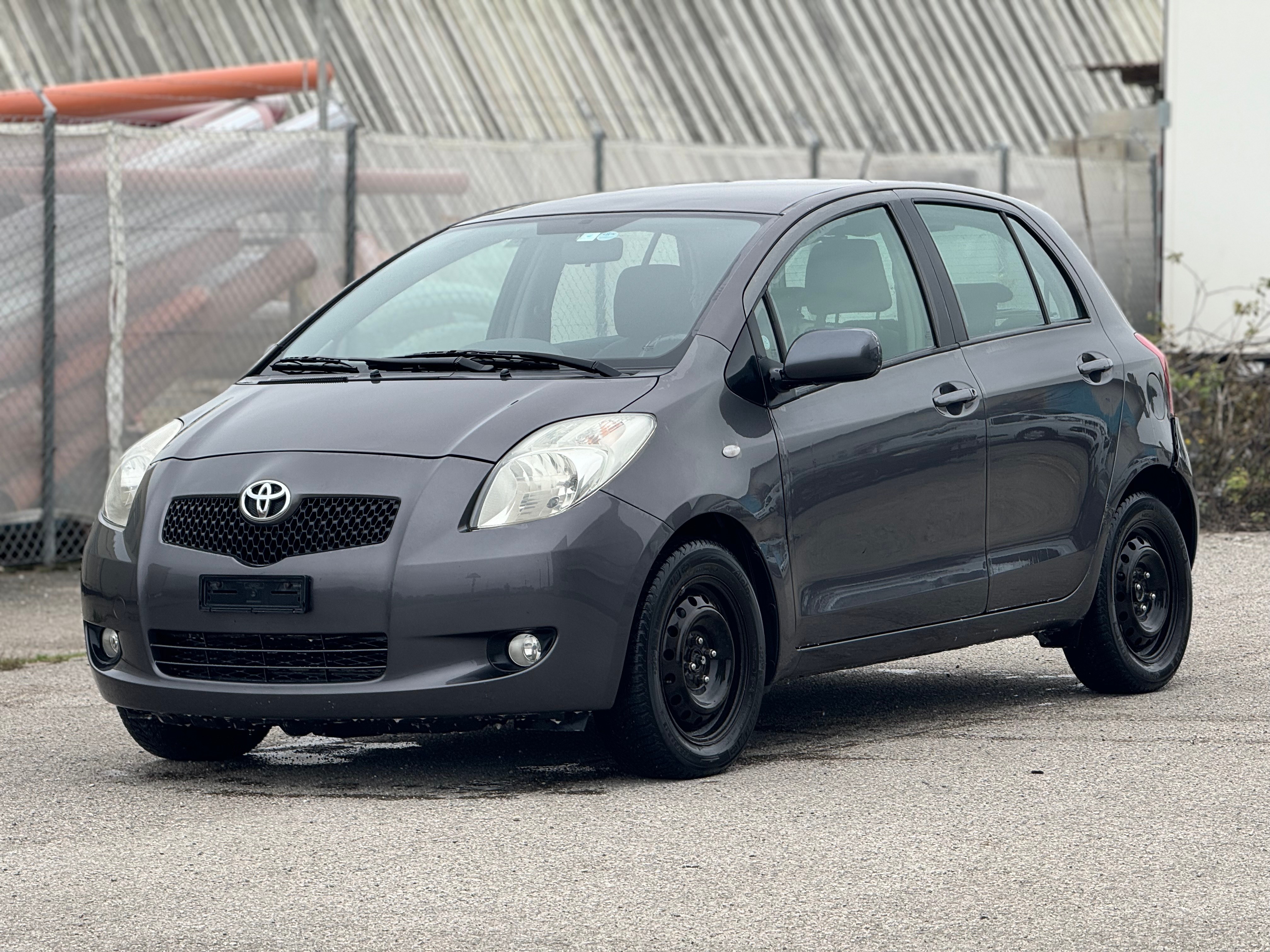 TOYOTA Yaris 1.3 Linea Luna