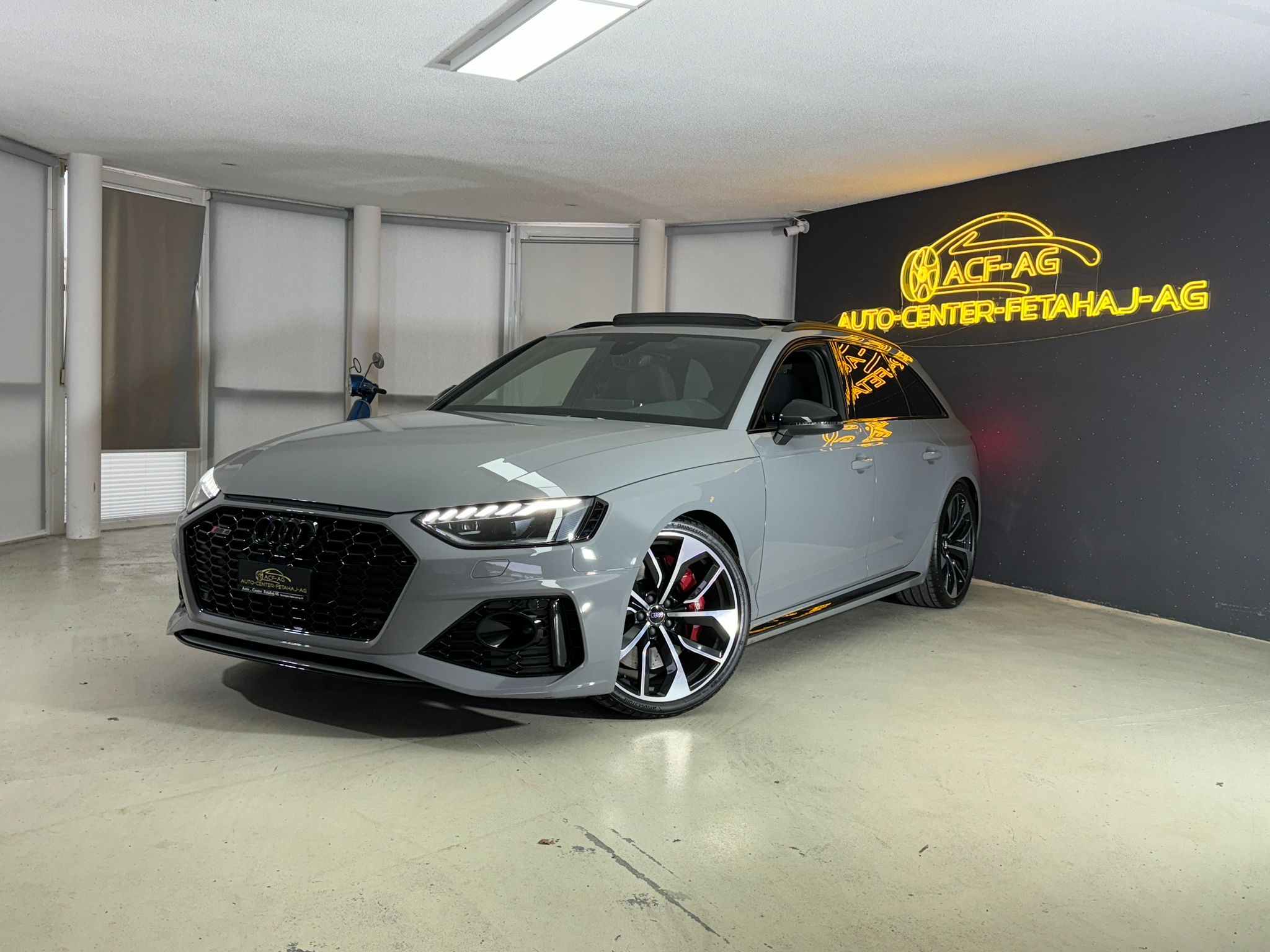 AUDI RS4 Avant quattro tiptronic