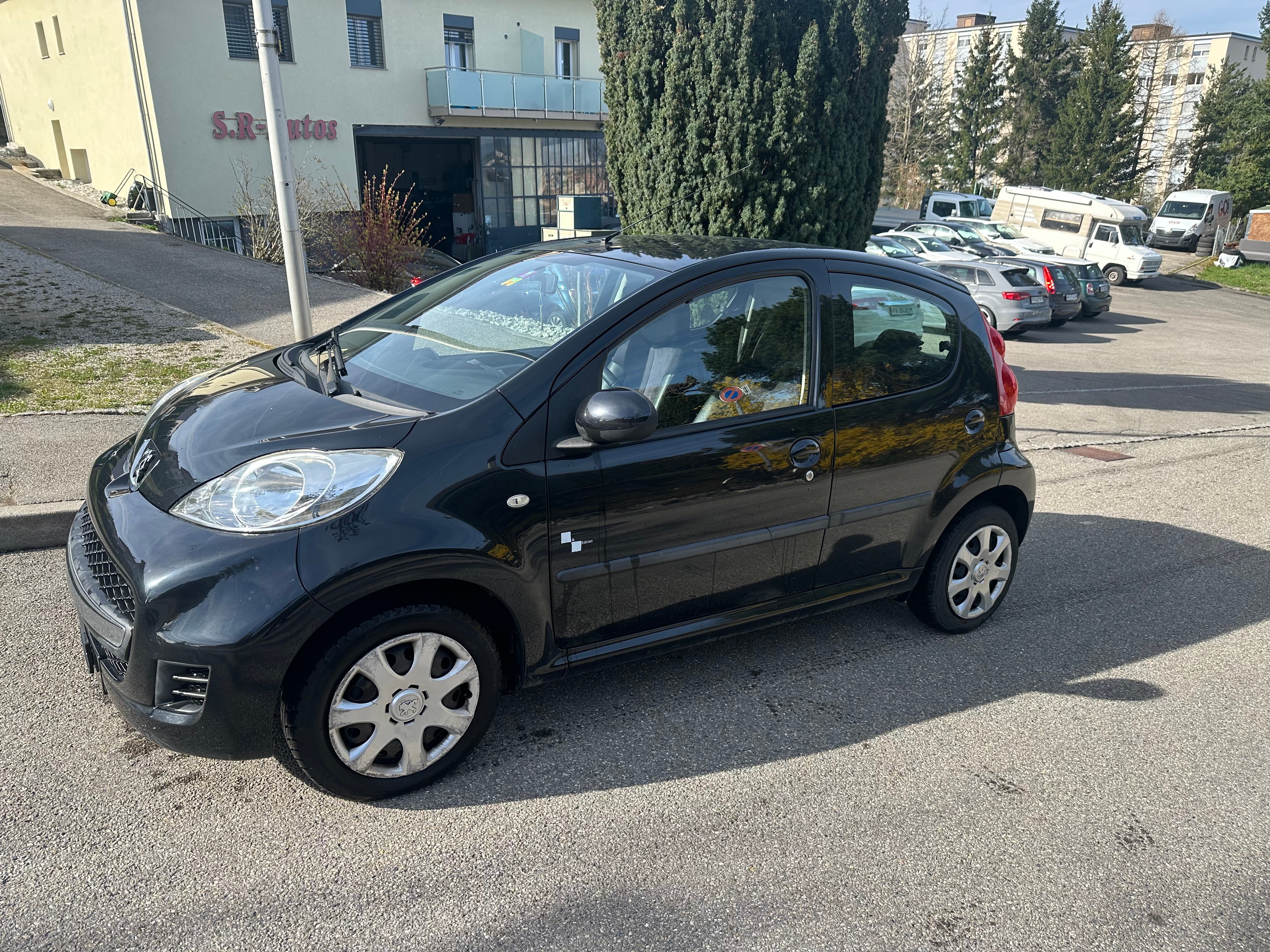 PEUGEOT 107 1.0 Black&Silver