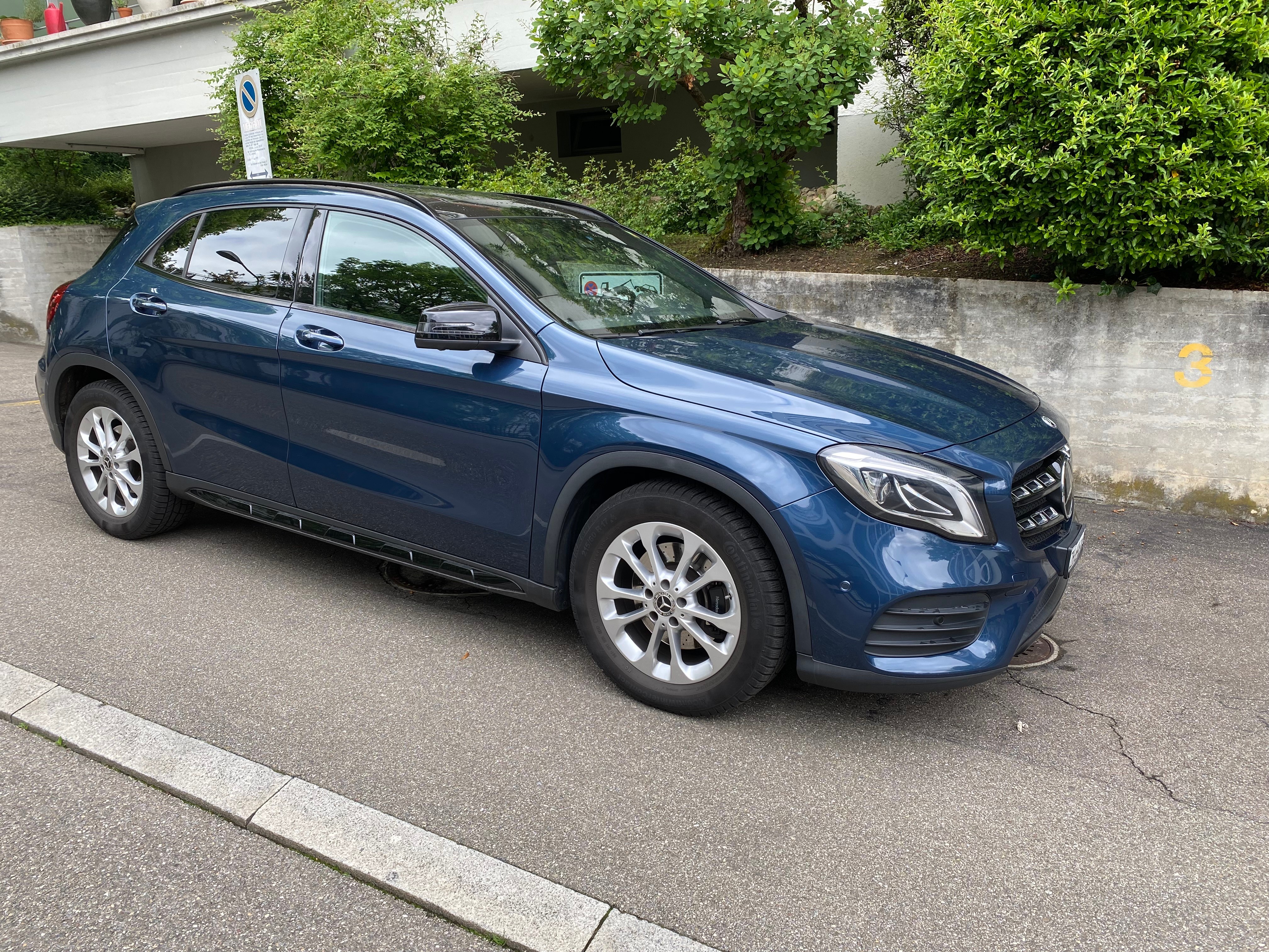 MERCEDES-BENZ GLA 220 AMG Line 4Matic 7G-DCT