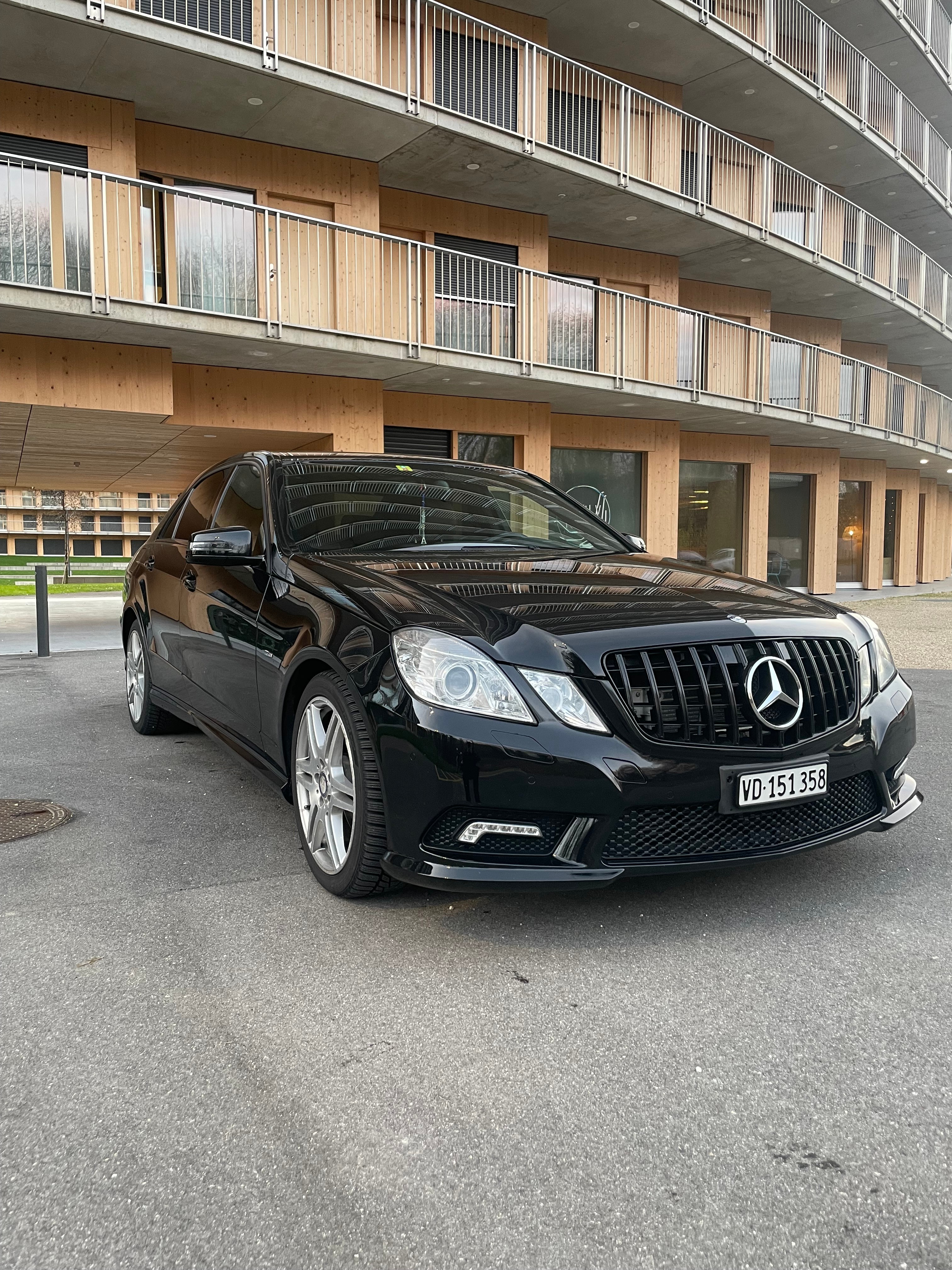 MERCEDES-BENZ E 350 CDI BlueEfficiency Avantgarde 7G-Tronic