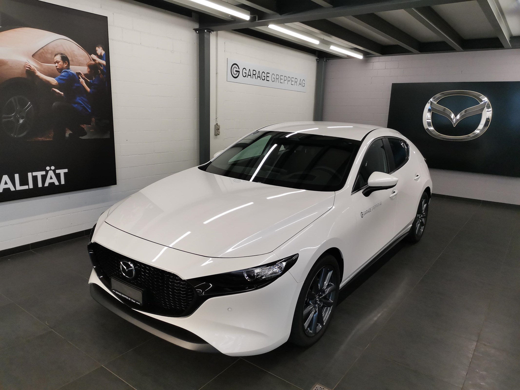 MAZDA 3 Hatchback 2.0 186 Exclusive-Line