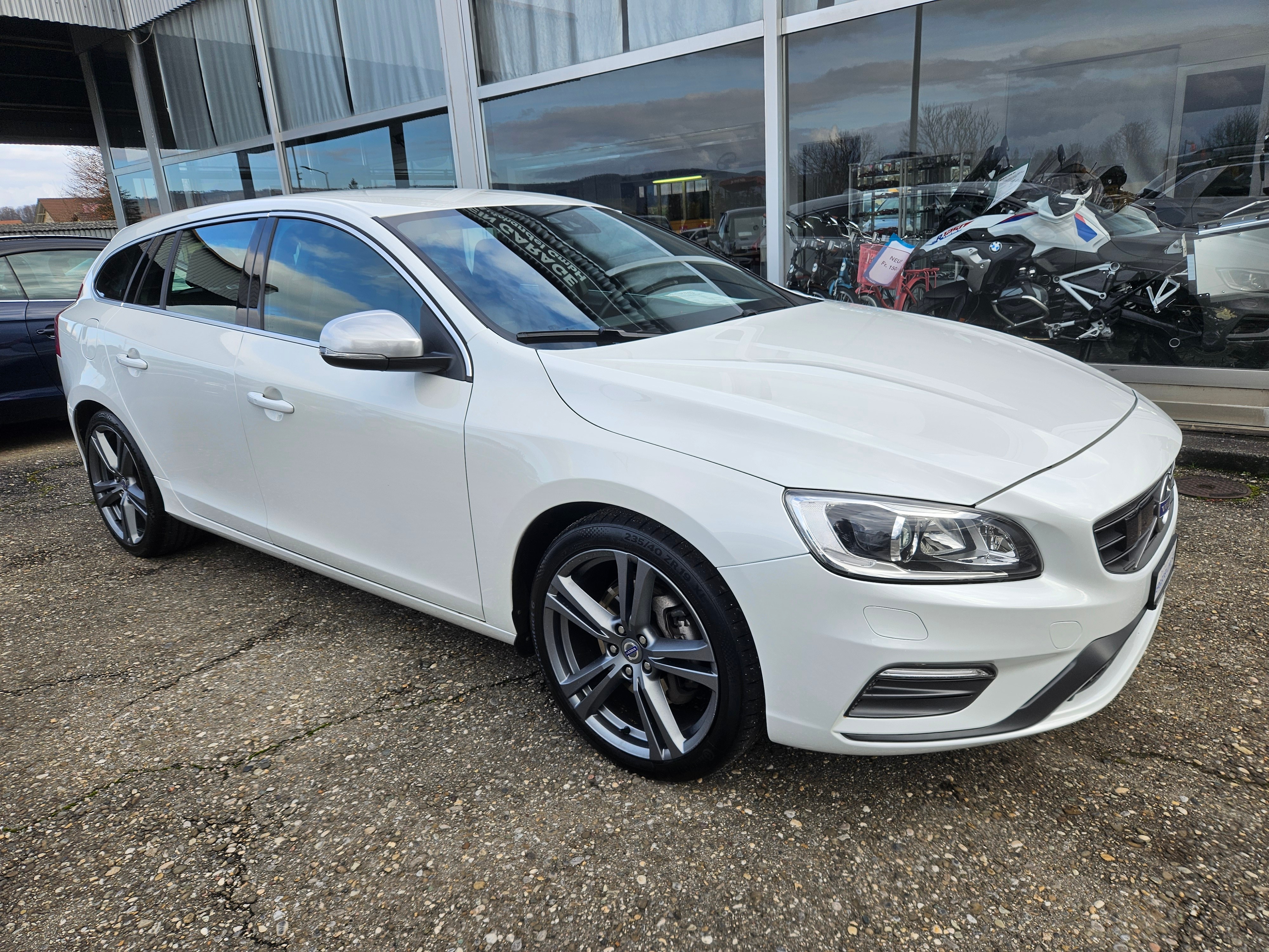 VOLVO V60 T6 AWD Summum R-Design Geartronic