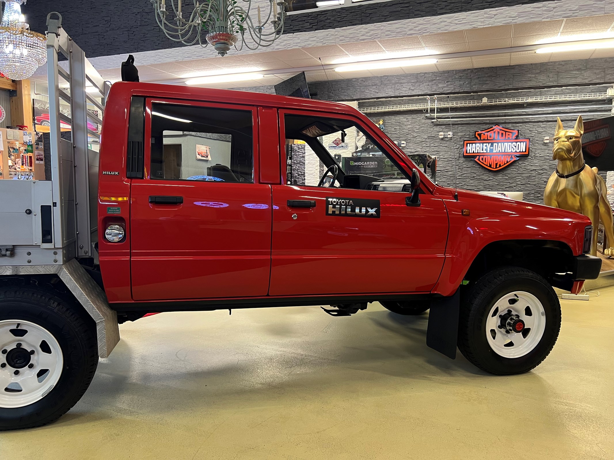 TOYOTA HILUX YN 4X4 PICK UP 4 TÜRIG. ALU BRÜCKE. AHK. AB MFK.