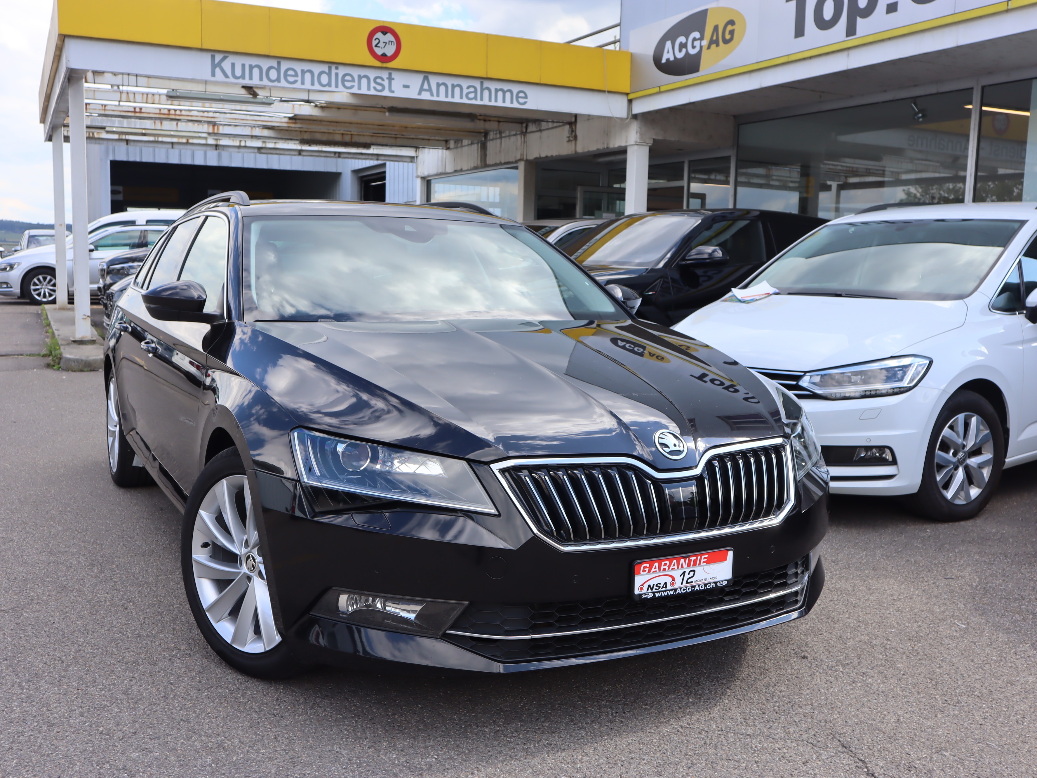 SKODA Superb Combi 1.5 TSI ACT Ambition DSG ** Panorama Glasdach ** Gr-Navigation **