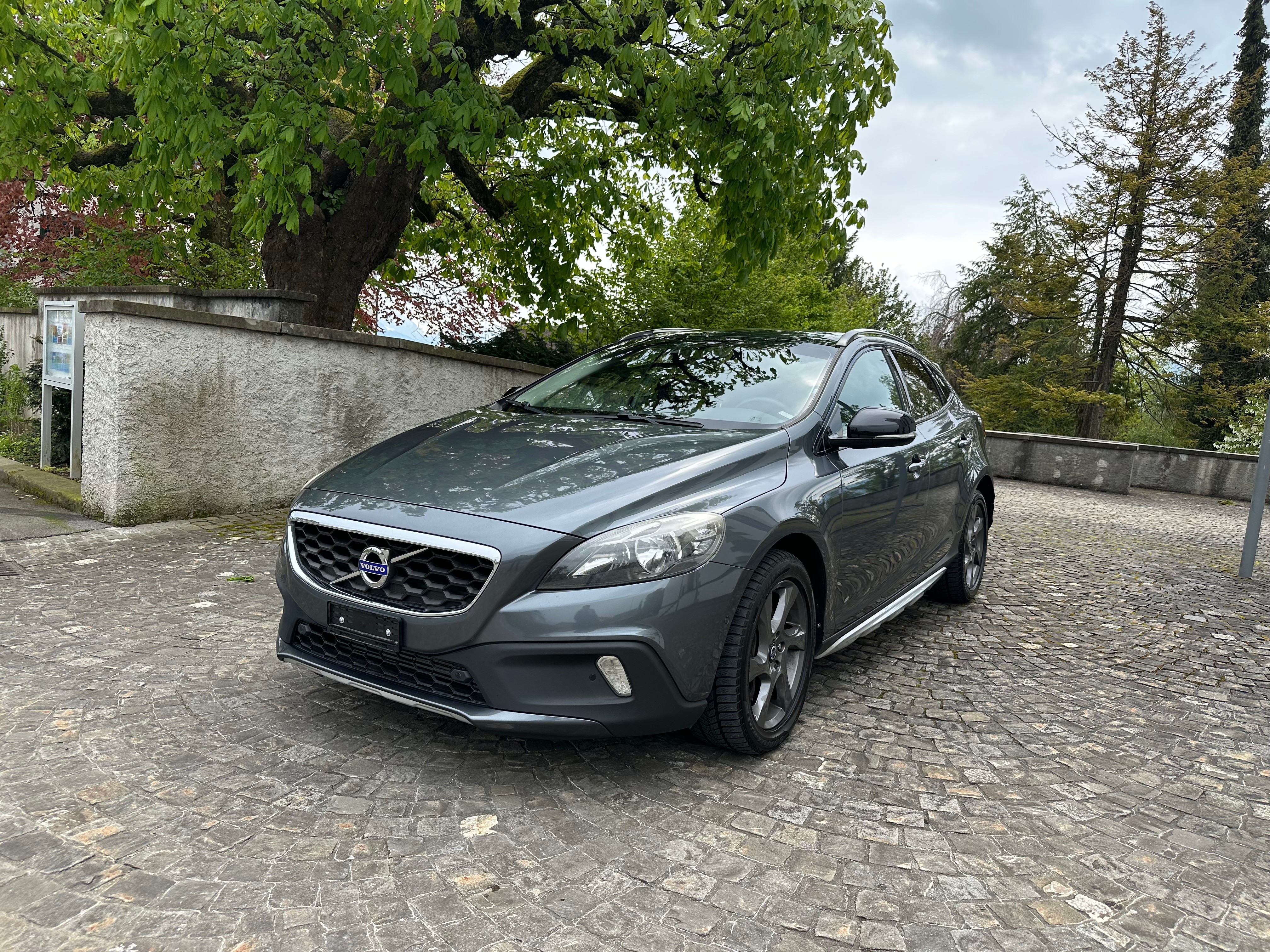 VOLVO V40 Cross Country D3 Summum