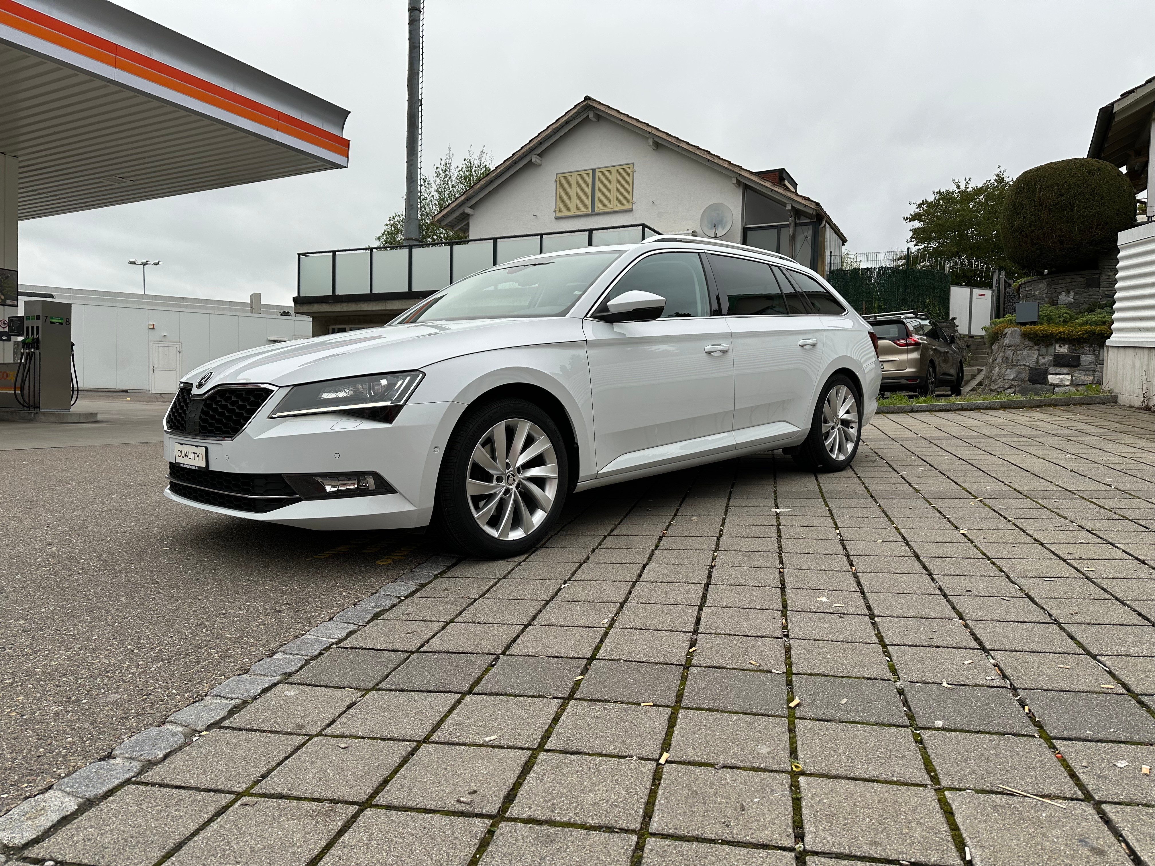 SKODA Superb Combi 1.8 TSI Style