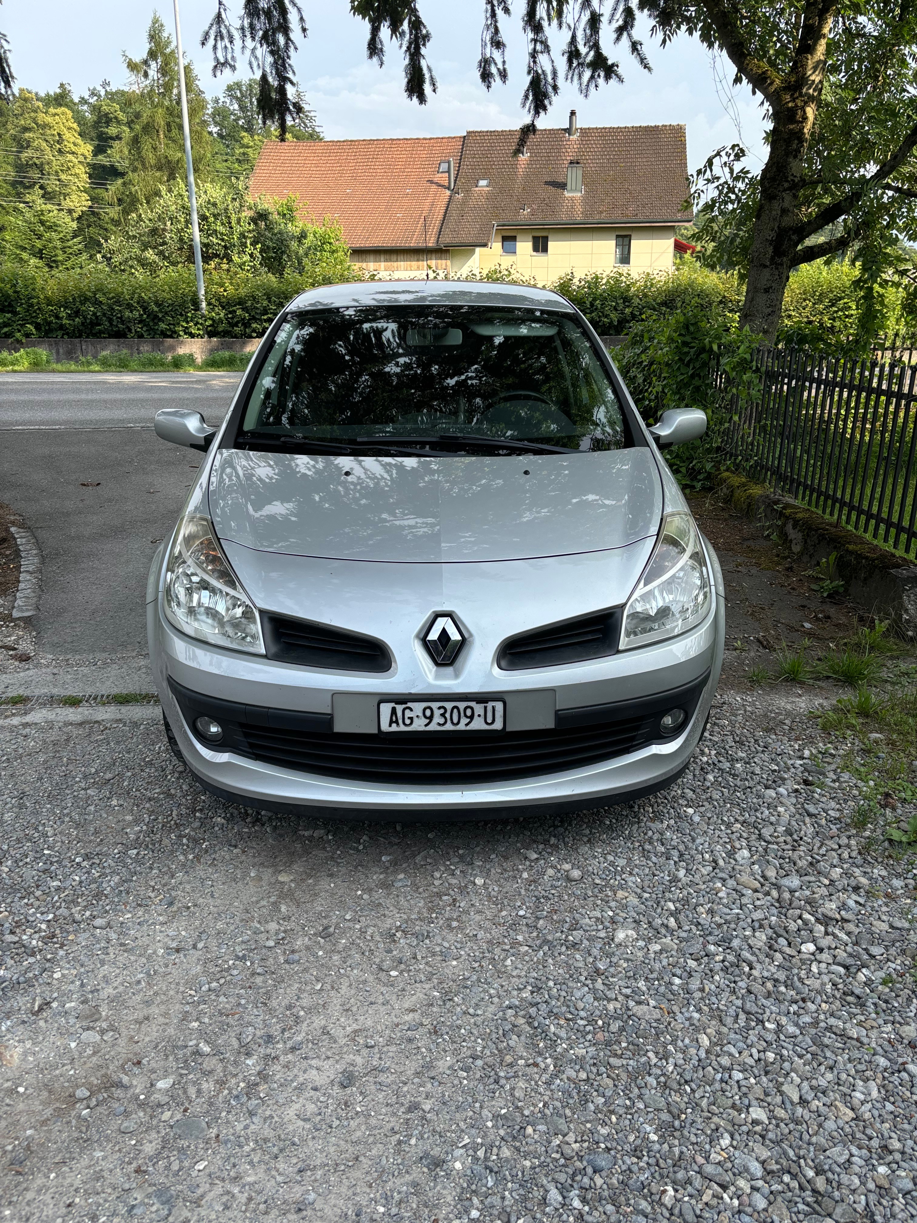 RENAULT Clio 2.0 16V Dynamique