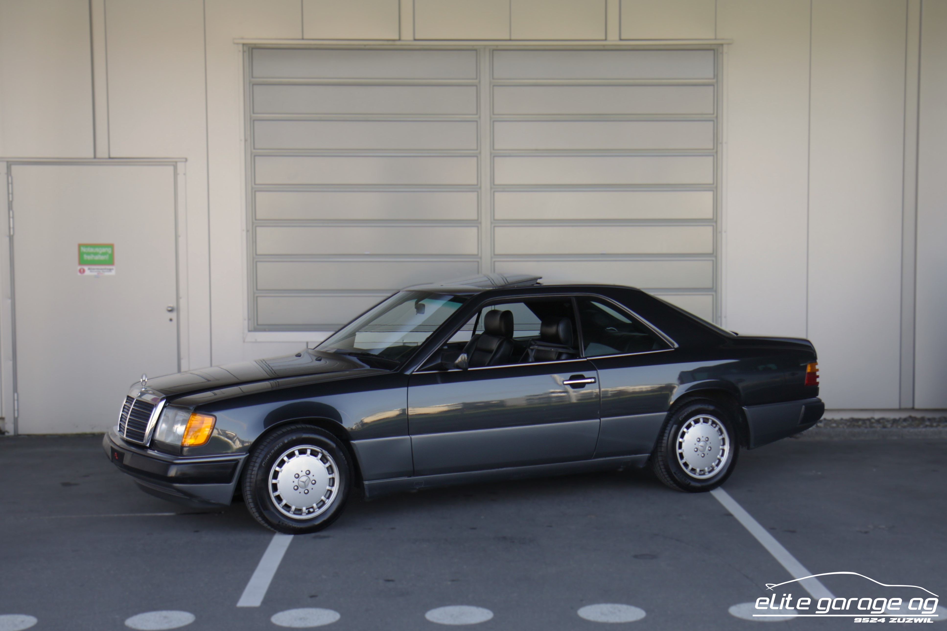 MERCEDES-BENZ 300 CE-24 LIEBHABERFAHRZEUG