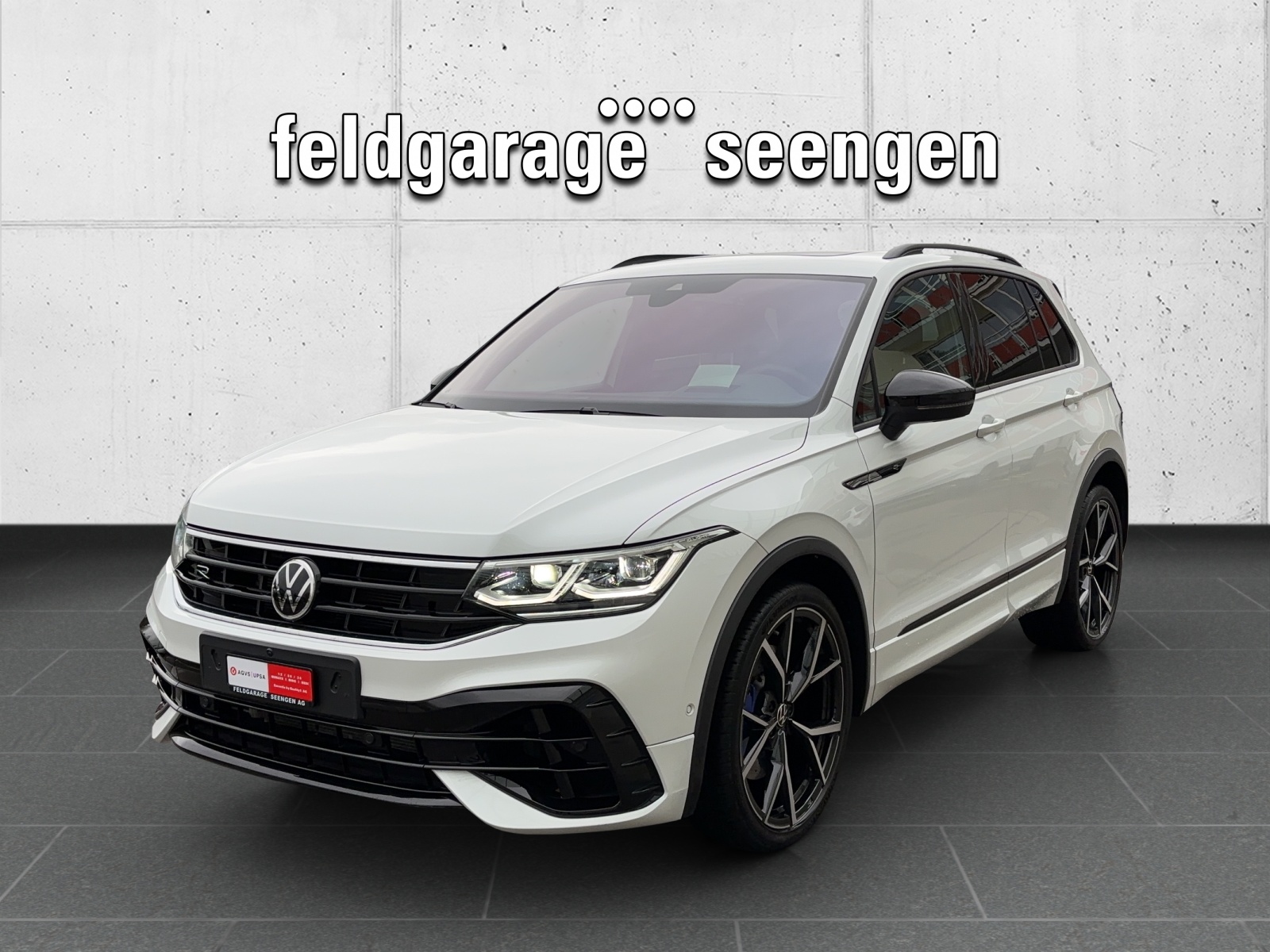 VW Tiguan 2.0TSI R 4Motion DSG mit Akrapovic & Panorama Glasdach