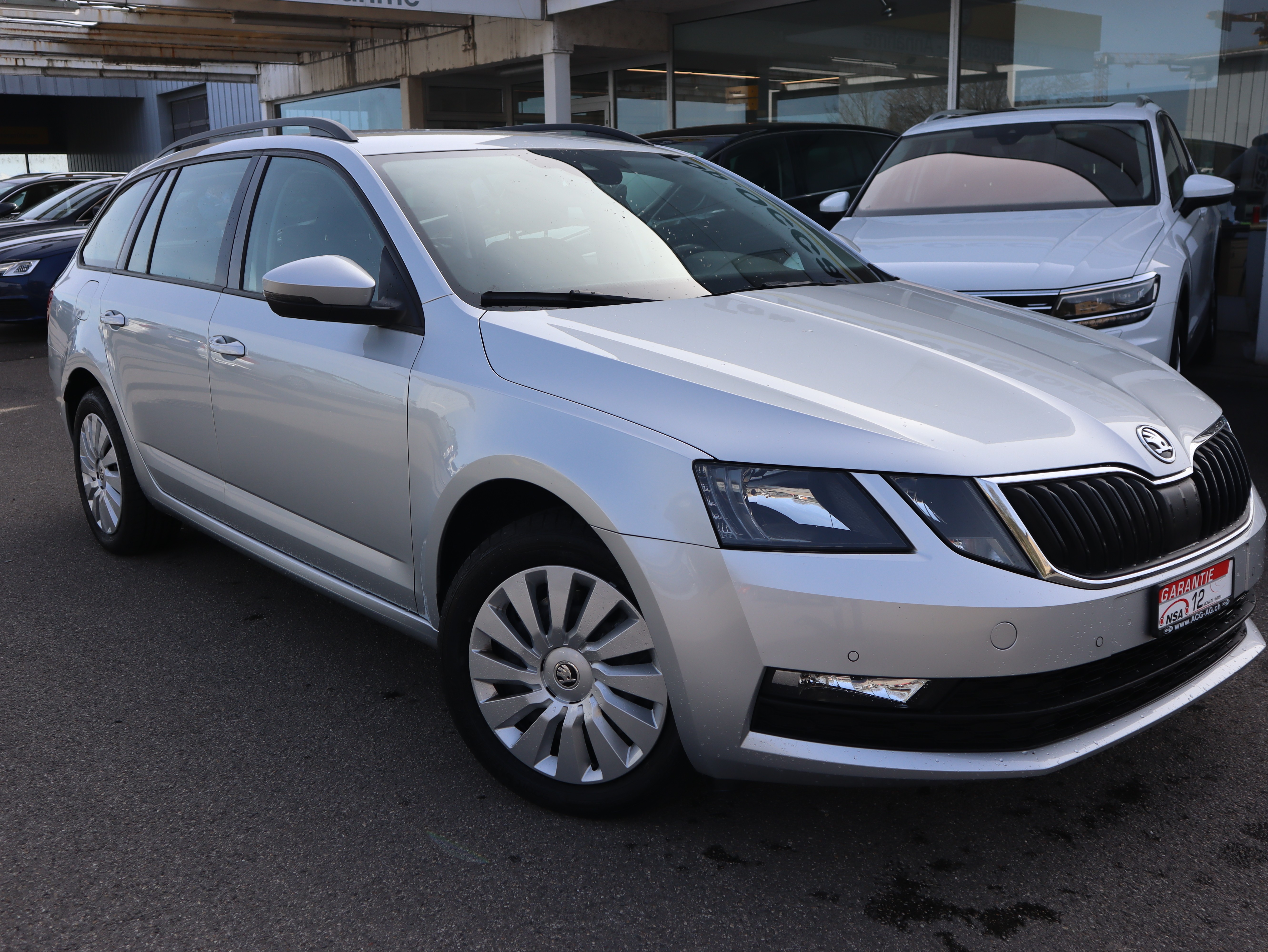 SKODA Octavia Combi 2.0 TSI Ambition 4x4 DSG ** GR-Navigation ** RF-Kamera ** Abstandsregelsysteme **