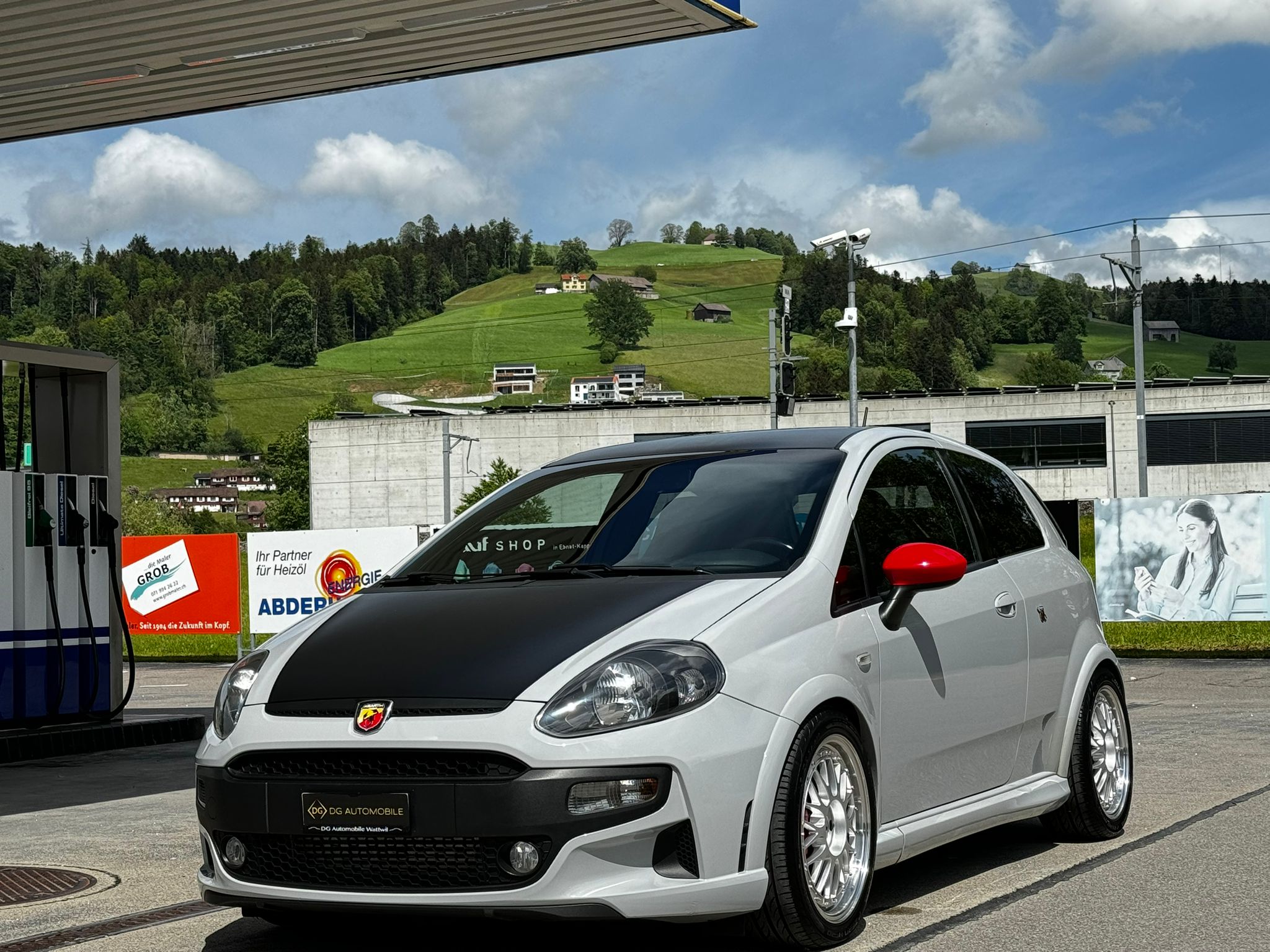 FIAT Punto 1.4 16V Turbo Abarth Supersport *G-Tech Sportauspuff**KW-Gewindefahrwerk**Alustar Sportfelgen**Top Soundsystem*