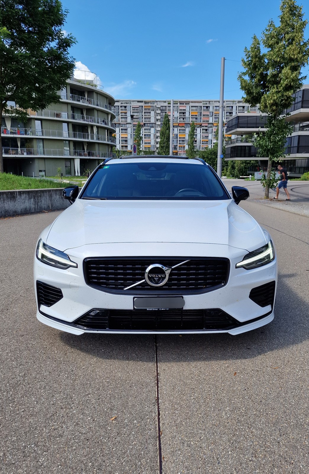 VOLVO V60 T8 eAWD Twin Engine R-Design Geartronic