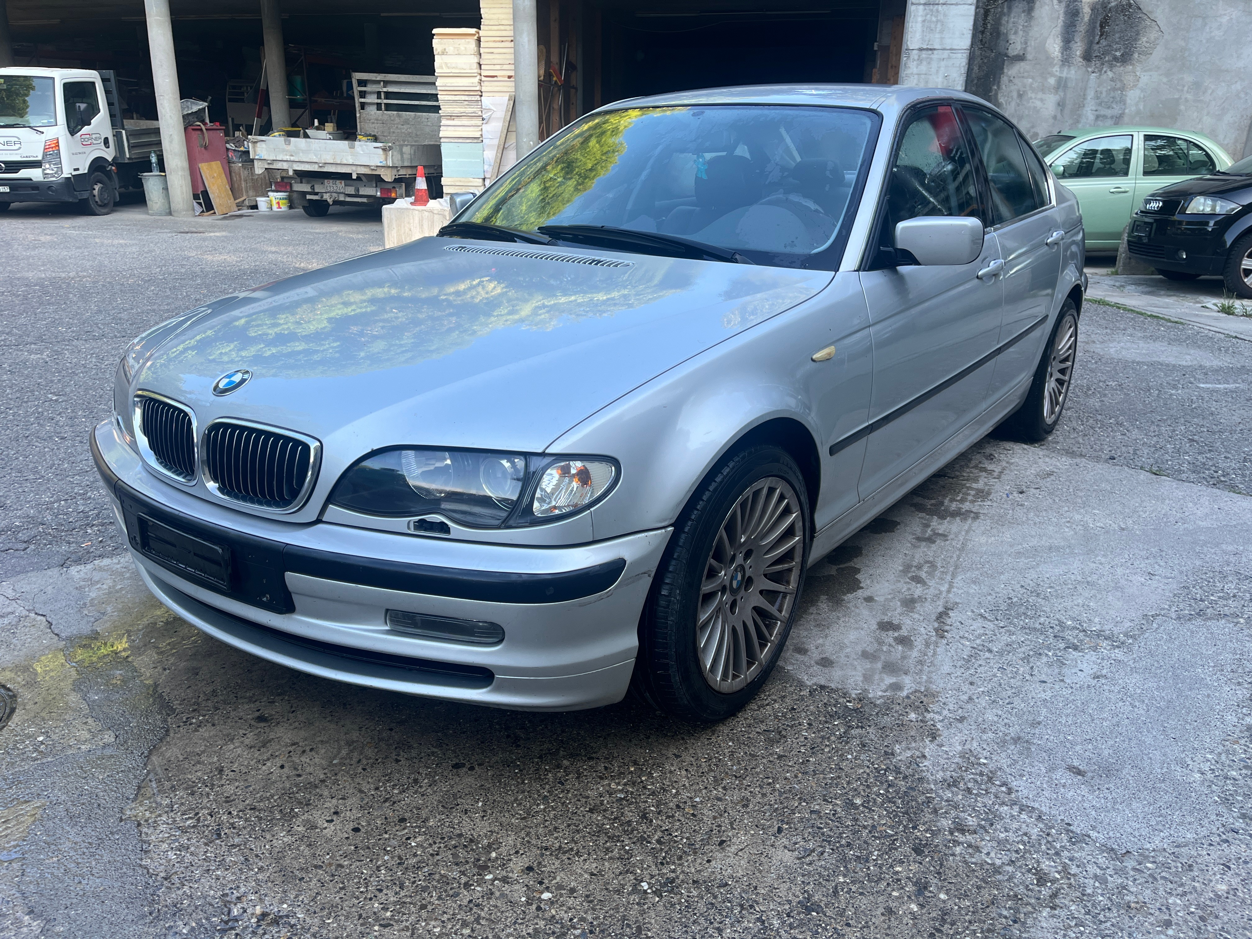 BMW 320i