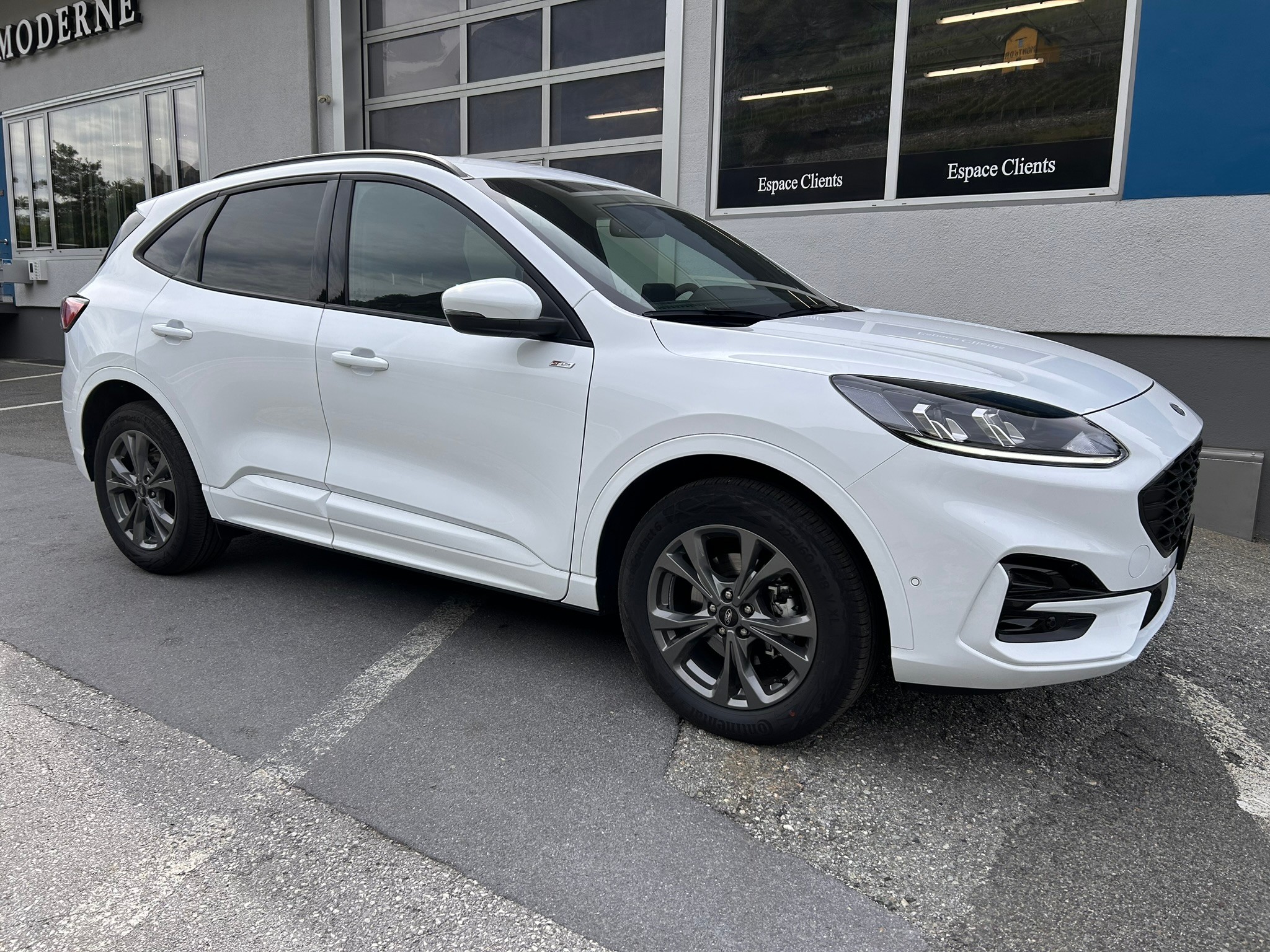 FORD Kuga 2.5 FHEV ST-Line 4WD